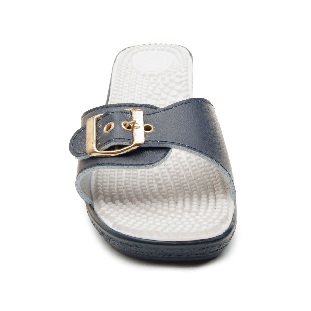 Sandals with skewers are certainly comfortable since they perfectly favor blood circulation. The arrangement of the plant is perfect for improving the comfort and well-being of the foot. Decoratic buckle in gold. Doubly sewn and reinforced for durability and resistance. Manufactured in non-slip rubber. Wedge of 3.5 cm. 100% European manufacture