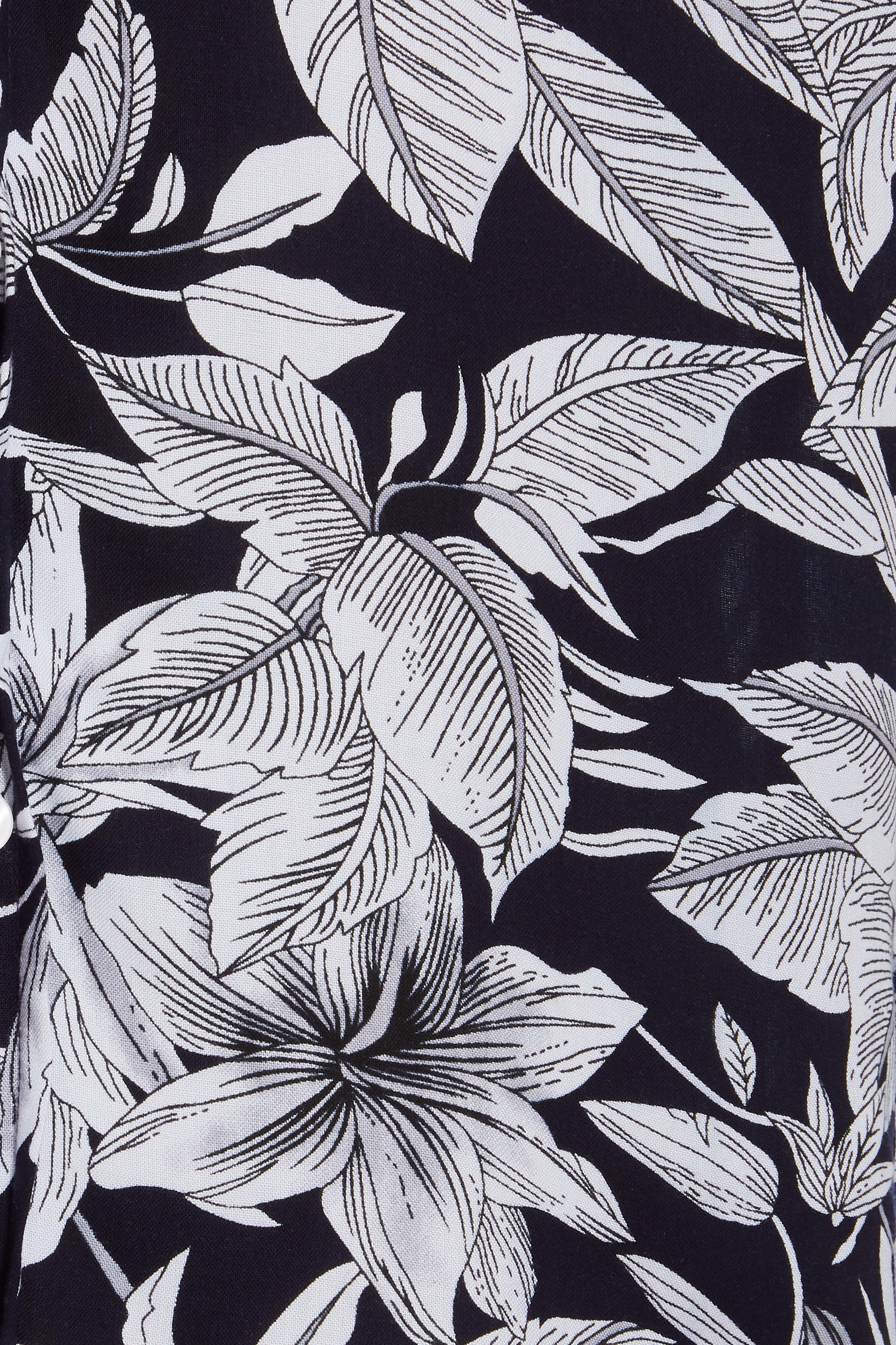 Leaf Print  	Revere Collar  	Short Sleeves  	Soft Viscose Fabric  	Length 74cm