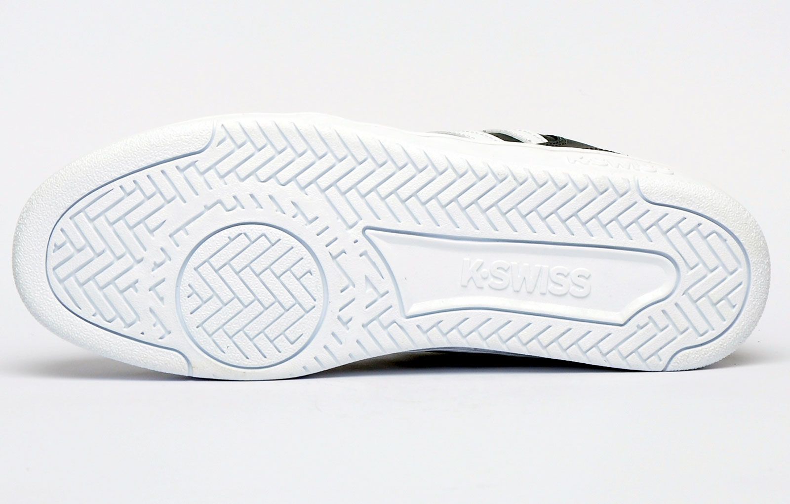De Adidas 3MC-trainer combineert eeuwige stijl met totaal comfort en skateprestaties.
