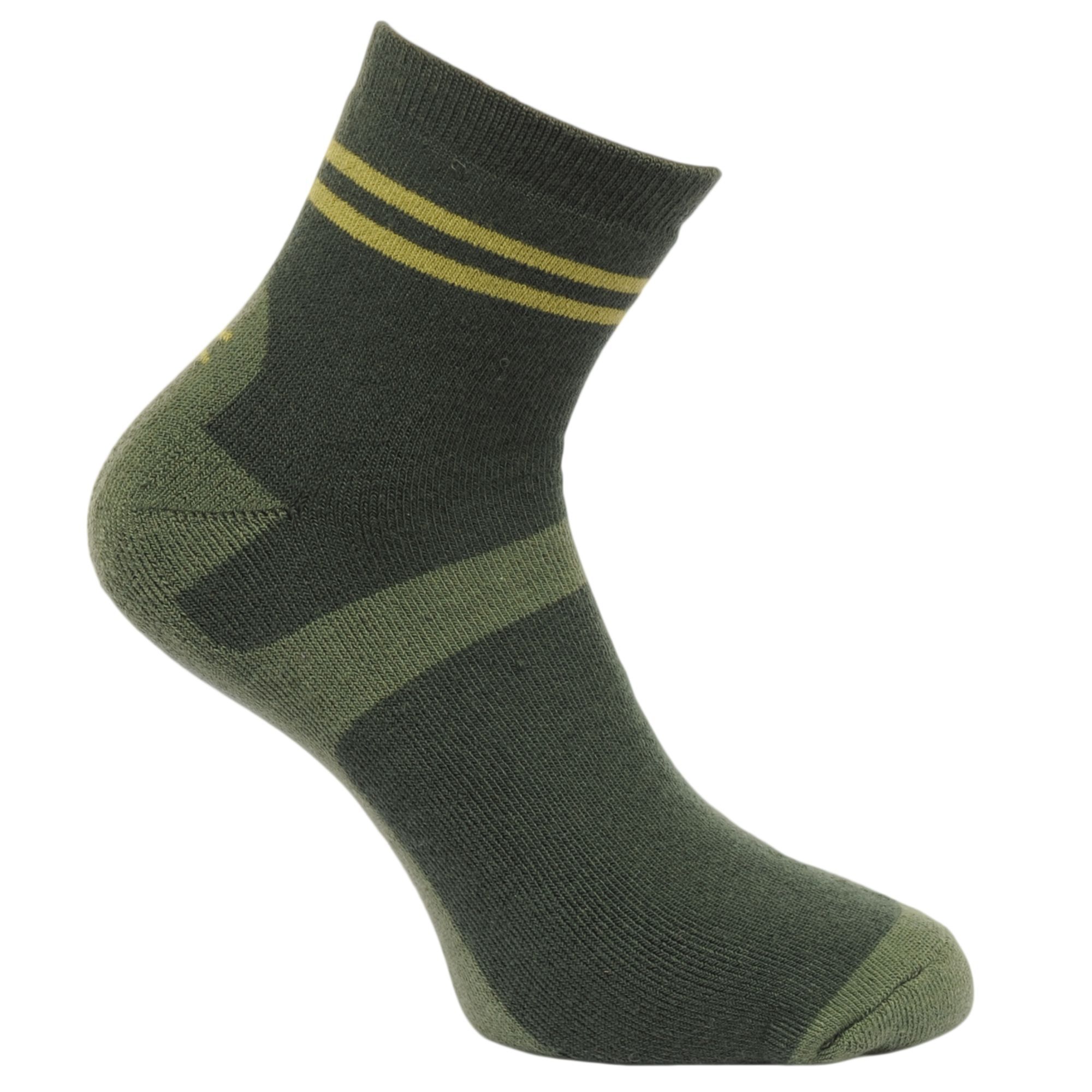 The mens 3 Season Heavyweight Trek & Trail Sock is anatomically designed to provide a high level of underfoot protection and durability.  properties to encourage last longing freshness. Ideal for walking, hiking and rambling in all but the coldest of weather. Polyester 97%, Elastane 3%.