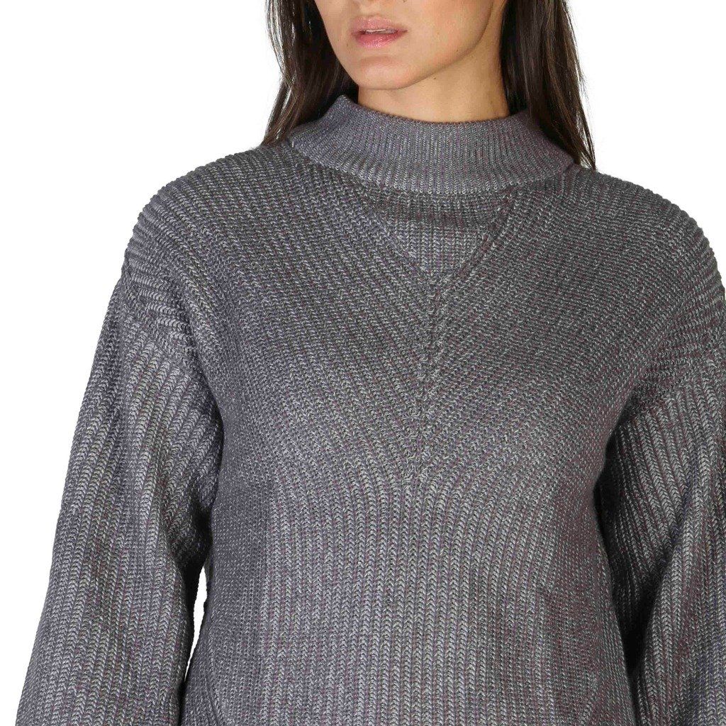 Collection: Fall/Winter   Gender: Woman   Type: Sweater   Sleeves: long   Neckline: turtleneck   Material: cashmere 15%, cotton 85%   Washing: wash at 30° C   Model height, cm: 176   Model wears a size: S   Hems: ribbed   Details: visible logo. print:plain. neckline:high-neck. sleeves:full-sleeves