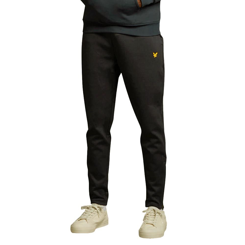 The Lyle & Scott Fly Fleece Trackies are made for both comfort and style. Made in a modern, stylish cut and design, constructed from a polyamide/elastane blend for freedom of movement.