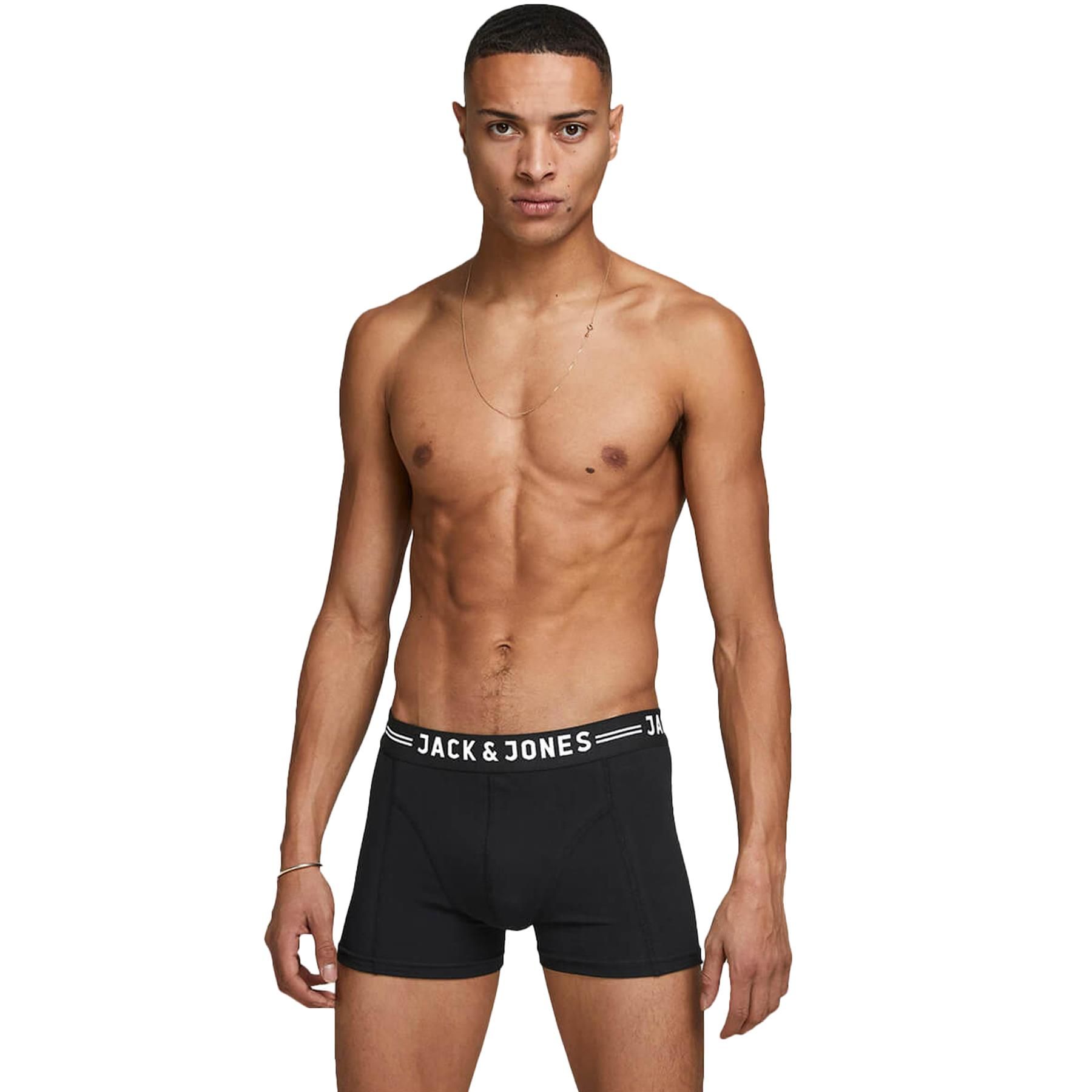 These Mens Classic Designer Boxer Shorts Featuring an Elasticated Waistband with Branding are available in a Packs of 3, Assorted Colours. 95% Cotton and 5% Polyester