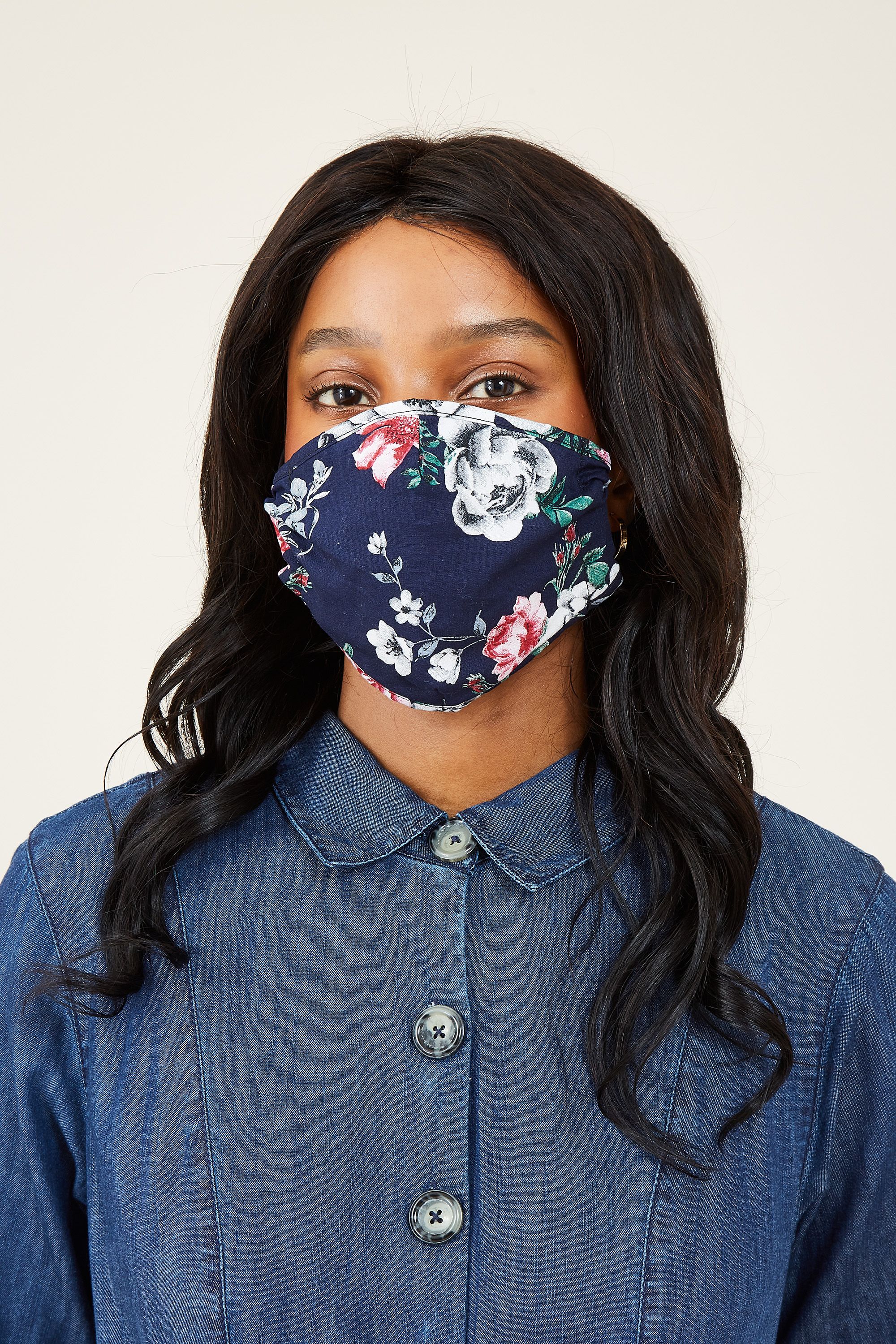 With a choice of three fun designs, our Flower Face Covering 3 pack is a versatile choice. Made from super-soft cotton, each face covering is cut from the ends of our fabric rolls, so they are sustainable and kind to the planet. Please remember these are non-medical masks and not PPE. Wash your hands before and after putting on the covering. One Pound from each covering is donated to Sufra, a charity that supports and provides food for people in extreme poverty.