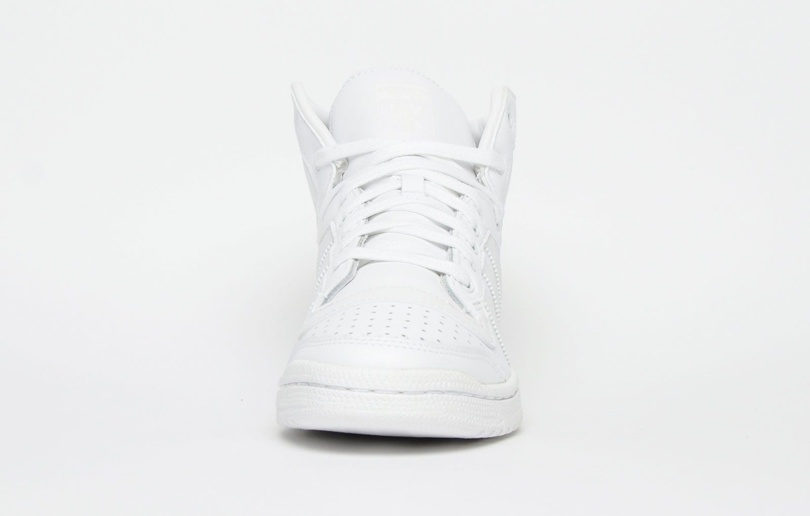 These Adidas trainers are sold as B grades, which means there may be some very slight cosmetic issues on the shoe and they come in a white box with the Adidas brand authenticity details attached to it.  Any blemishes are usually very difficult to see.  All shoes are guaranteed to give fair wear and tear and offer a substantial saving against the normal high street price. The overall function or performance of the shoe will not be affected by any minor cosmetic issues. Adidas B Grades are authentic products released by the brand for sale with their approval and at greatly reduced prices. If you are unhappy with your purchase, we will be more than happy to take the shoes back and issue a full refund.