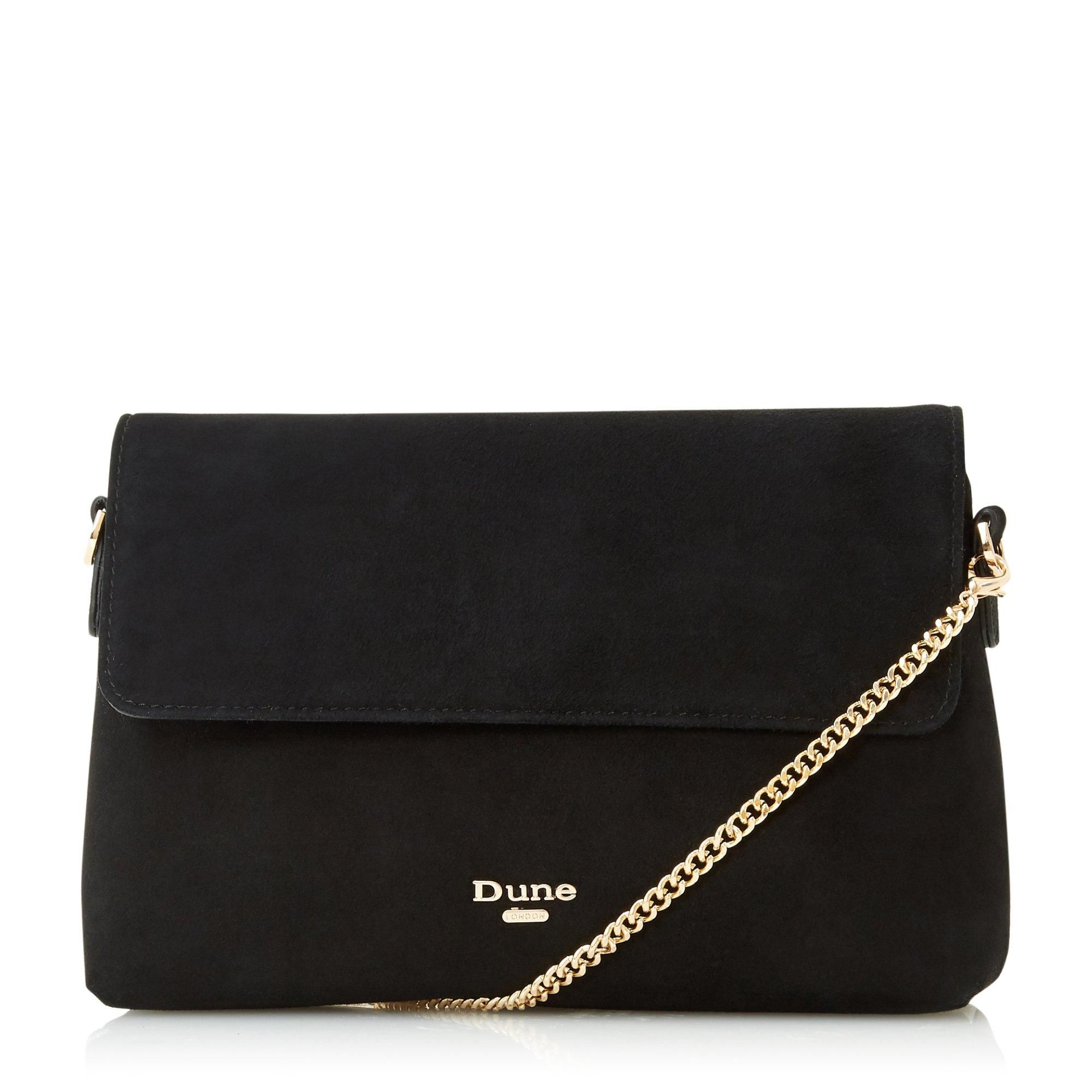 Add a stylish finishing touch to your accessories line-up with this clutch. Simple yet chic, its minimalist design is offset with a metal chain strap. The spacious interior is ideal for carrying your day-to-evening essentials.