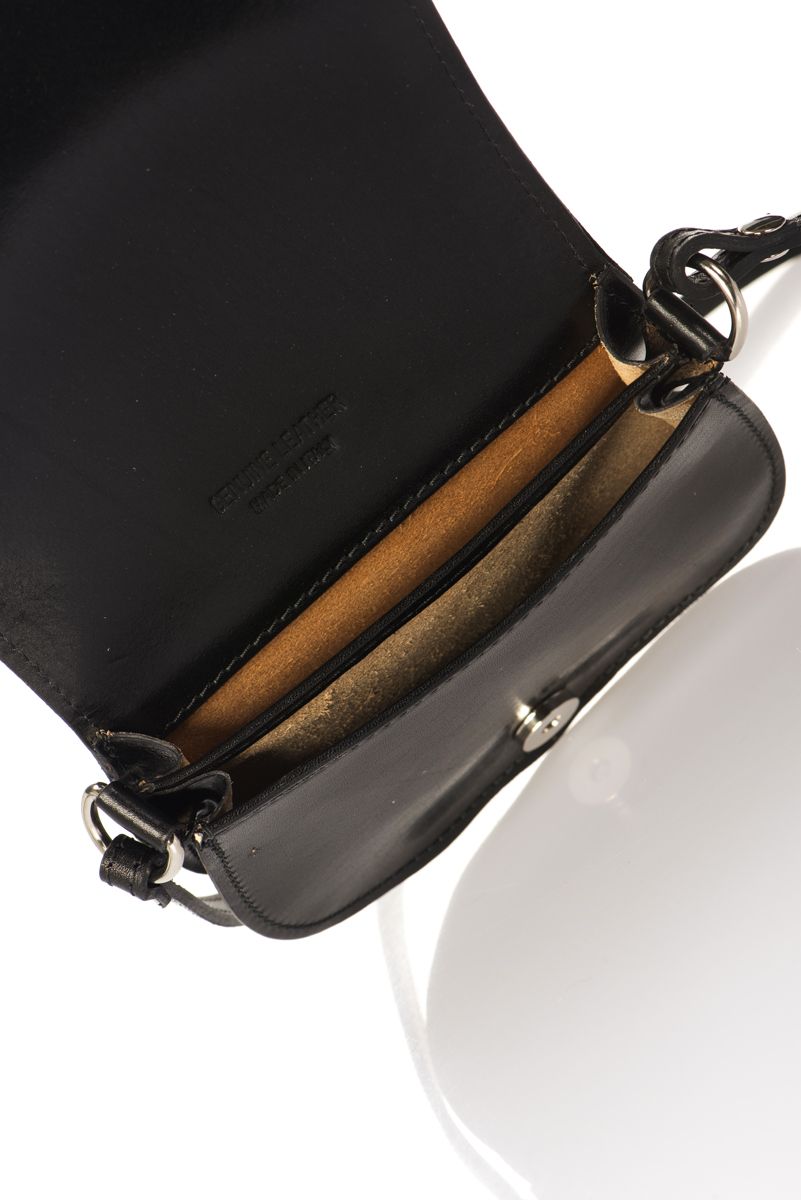 Women's Classic Leather Crossbody Bag With Flap Closure