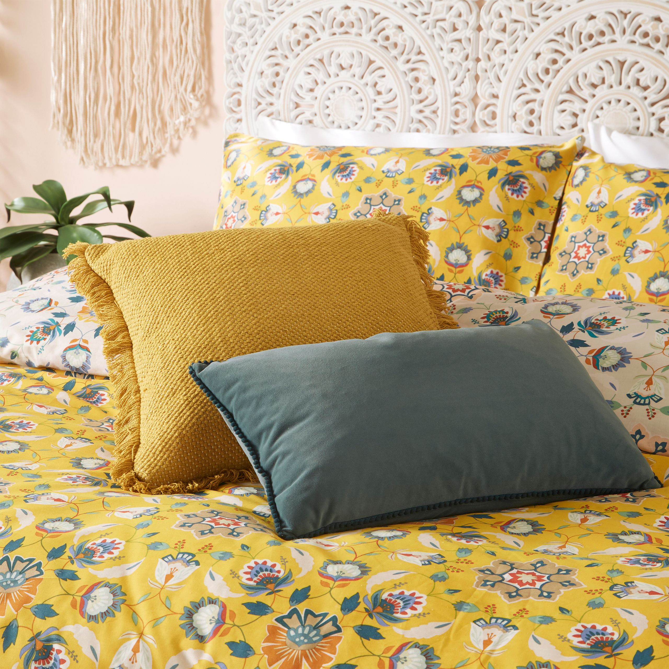 Instantly transform your bedroom with our Folk Flora bedding, inspired by traditional folk art and vibrant foral tones. Featuring a fully reversible design, so you get two looks in one, perfect for switching over to suit your mood or décor.