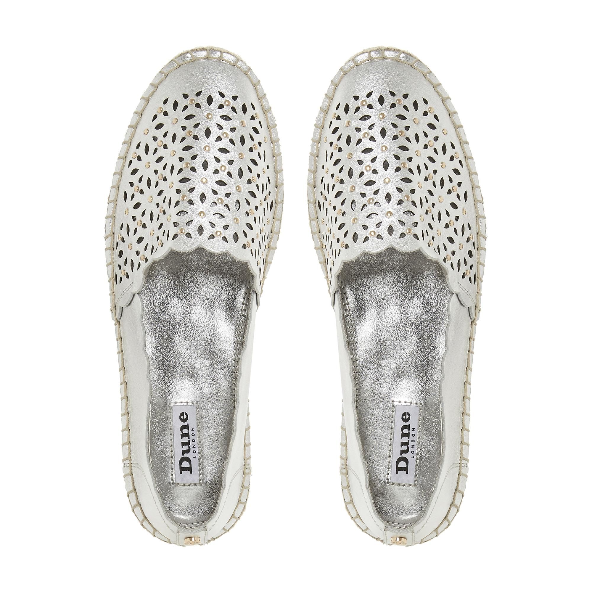 Get your summer shoe fix with Dune's laser cut Gracelynn espadrille. Eye-catching with its intricate cut out detail and scallop trim. Wear with daytime outfits for a chic look.