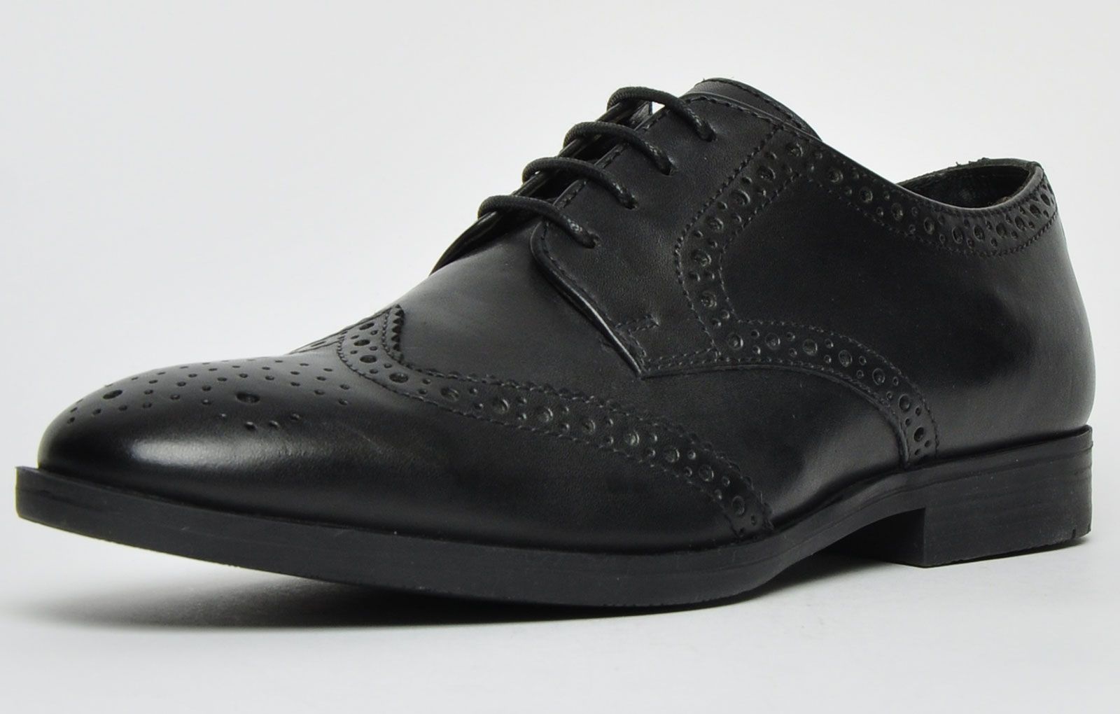 These premium leather Windsor formal brogue shoes from Ikon are perfect for any smart occasion. With intricate brogue detailing and a soft leather design, the Windsor oozes a highly fashionable, comfortable look, perfect for off duty days and smarter style. <p>Featuring a four eyelet lace up system and a sturdy heel, these shoes are the definition of sophistication for men that can move seamlessly between a professional wardrobe to a casual ensemble.</p> <p><b> </b></p> <p style=