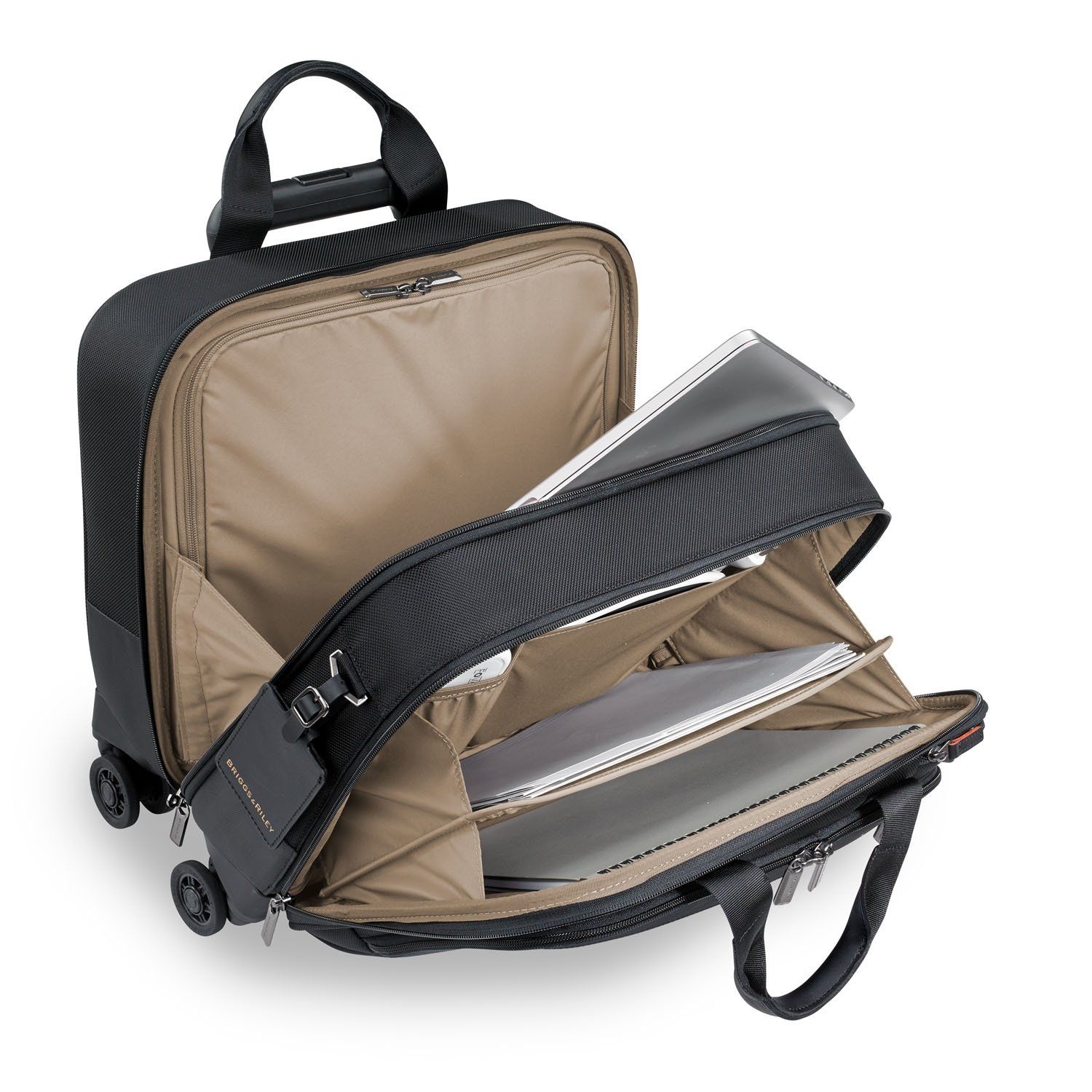 Why carry when you can roll? The @work Medium Spinner Brief effortlessly glides all your business essentials on 4 wheels, so you have 360° of movement for 365 days of productivity. Accommodates most 15.6
