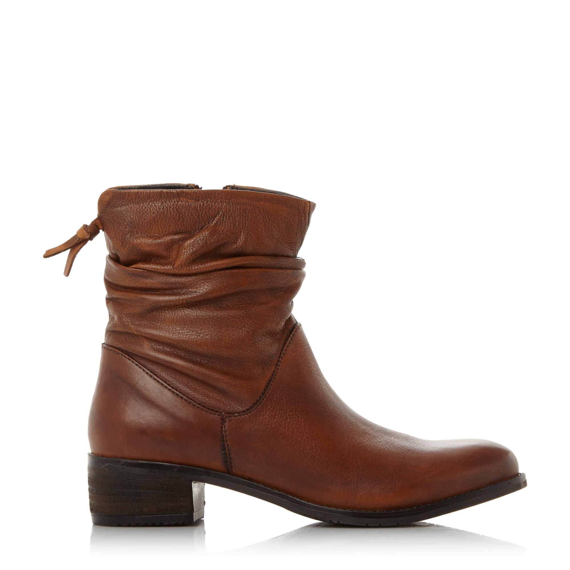 This smart Dune London Pagers ankle boot is a gorgeous casual style. Showcasing a side zip fastening, back tassel trim and ruched material. A low block heel and a rounded toe complete the design.