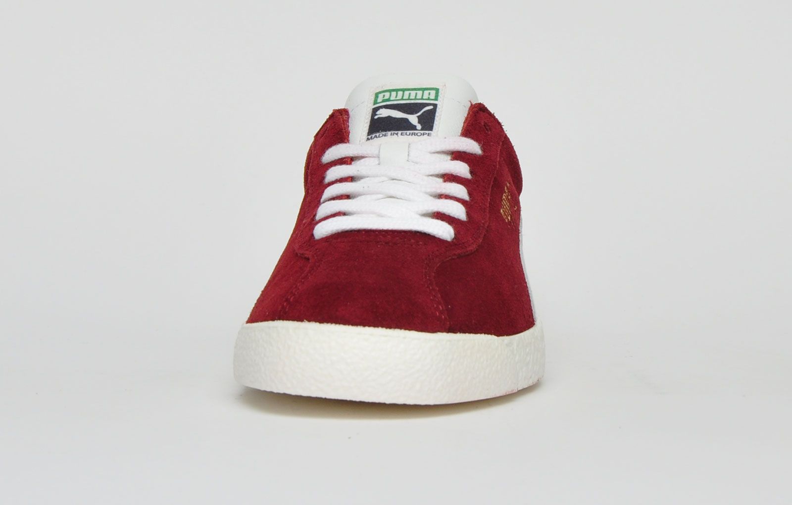Originally released back in the late 70’s, the Puma Suede Te-Ku named after Teppich and Kunstböden tennis court surface types makes its comeback with a very exclusive UK release. <p>These Puma Suede TE-KU trainers are crafted from premium quality super soft suede with the Puma logo and the 'Puma TE-KU' branding to the side panel in contrasting gold foil finish, sitting on a textured vintage styled rubber outsole for high impact retro street appeal.</p> <p> - Suede leather upper </p> <p>- Secure lace up system</p> <p> - Textured vintage styled midsole </p> <p>- Durable outsole with treaded design for added grip</p> <p> - Puma branding throughout</p>