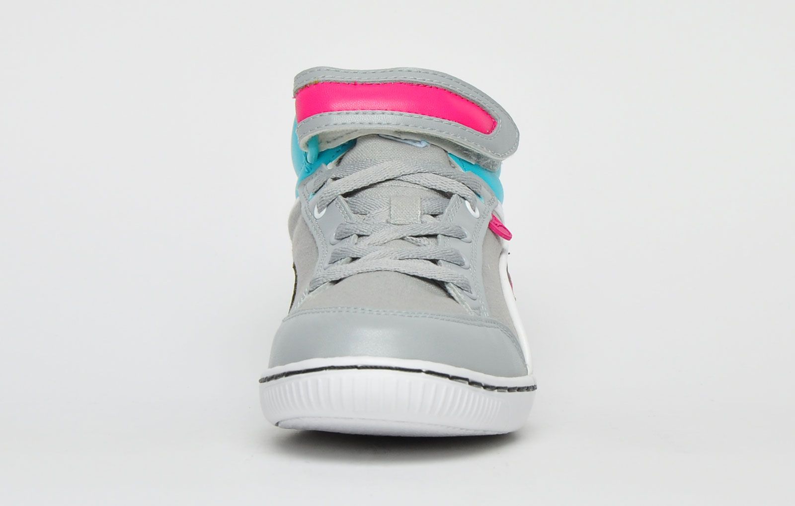 <p>Stay right on trend wherever you go with these women’s Puma Avila Mid trainers. Giving the '80s mid top silhouette an up to date rework. </p> <p>These Avila trainers by Puma are perfect for off-duty weekends and general everyday wear, these stylish trainers come in an cool grey canvas upper and feature a contrasting tonal stitched midsole for a statement finish plus Puma’s famous branding to the sides for the ultimate sign of true quality. </p> <p>These women’s Puma trainers also feature a soft synthetic toe bumper and a heel grip for premium durability fused with a traditional lace-up front for a safe and secure fit. With a feminine mid-top silhouette slightly lower in style than the original retro basketball silhouette, this Avila Mid trainer is the perfect addition for many seasons to come.</p> <p>- Mid top silhouette </p> <p>- Premium canvas upper </p> <p>- Synthetic leather overlays </p> <p>- Secure up front lace up closure </p> <p>- Contrasting tonal stitched midsole for added looks</p> <p>- Durable rubber outsole offers traction across a wide variety of surfaces</p> <p>- Puma branding throughout</p>