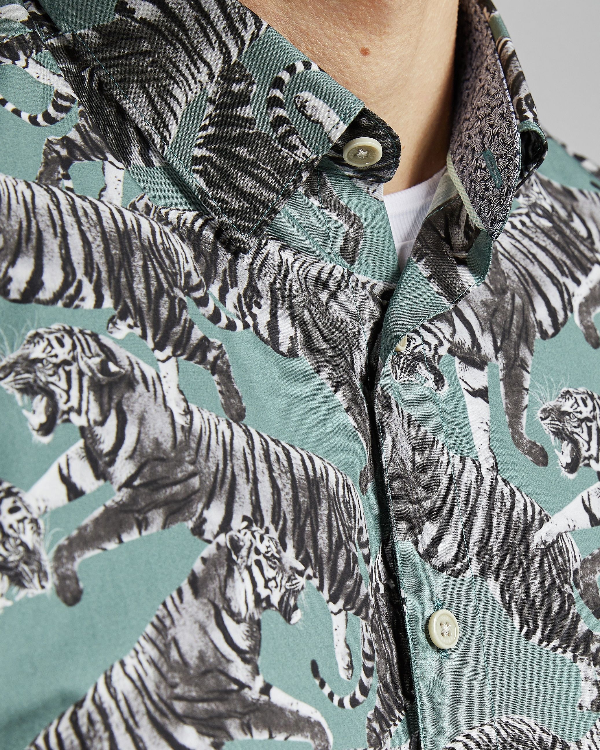 Short-Sleeved Tiger Print Shirt