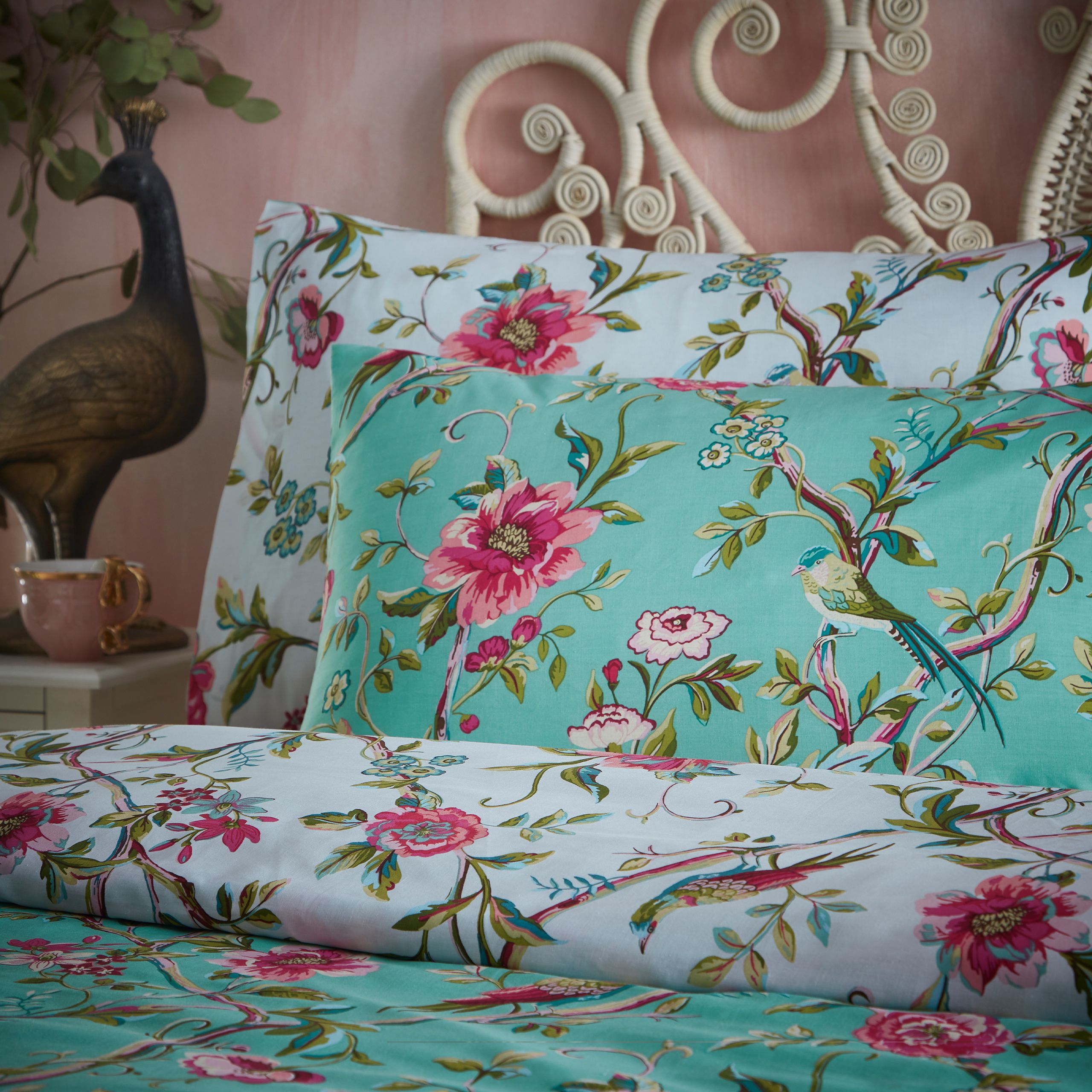 Add a romantic touch to your bedroom with the Vintage Chinoiserie bedding, featuring swirling floral vines and beautiful exotic birds. With a coordinating design on the reverse, on a fresh, light base for a more tranquil look.