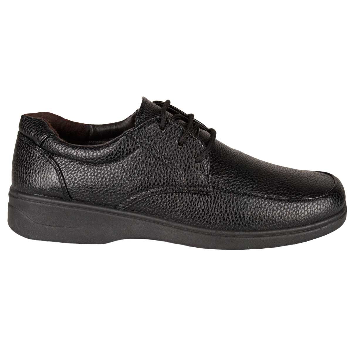 Comfortable and light Oxford for men with laces of thick thread, perfect for the day for its super flexible and perfectly adaptable to the foot. The ankle area is padded, to provide greater comfort. Previous and later buttock, as well as double seam, providing the shoe firmness and consistency. Leather, removable template. Foreign material Very easy to clean. Light floor and anti-slip rubber sole.