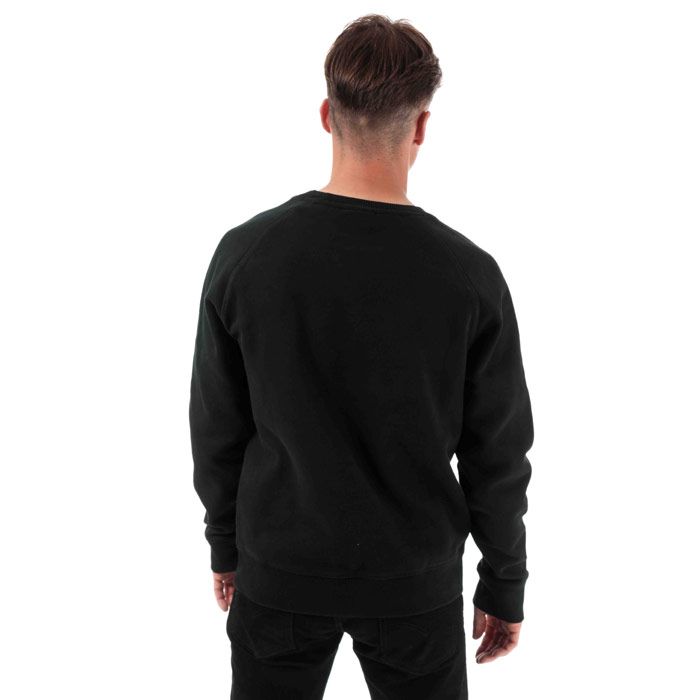 Mens Timberland Basic Crew Sweat  Black.  <BR><BR>- Long sleeve.<BR>- Ribbed collar  cuffs and hems.<BR>- Lightweight.<BR>- Signature logo.<BR>- Branding on chest.<BR>- 83% cotton  17% polyester.  Machine washable.<BR>- Ref: A1W6D0011.