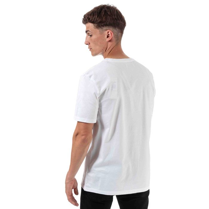 Mens Timberland Photo Beach T-Shirt  White. <BR><BR>- Short sleeve.<BR>- Ribbed crew neck.<BR>- Palm tree photo scene graphic.<BR>- Soft and comfortable organic cotton jersey. <BR>- Regular fit. <BR>- 100% Organic cotton.  Machine washable.<BR>- Ref: A1Z261001.