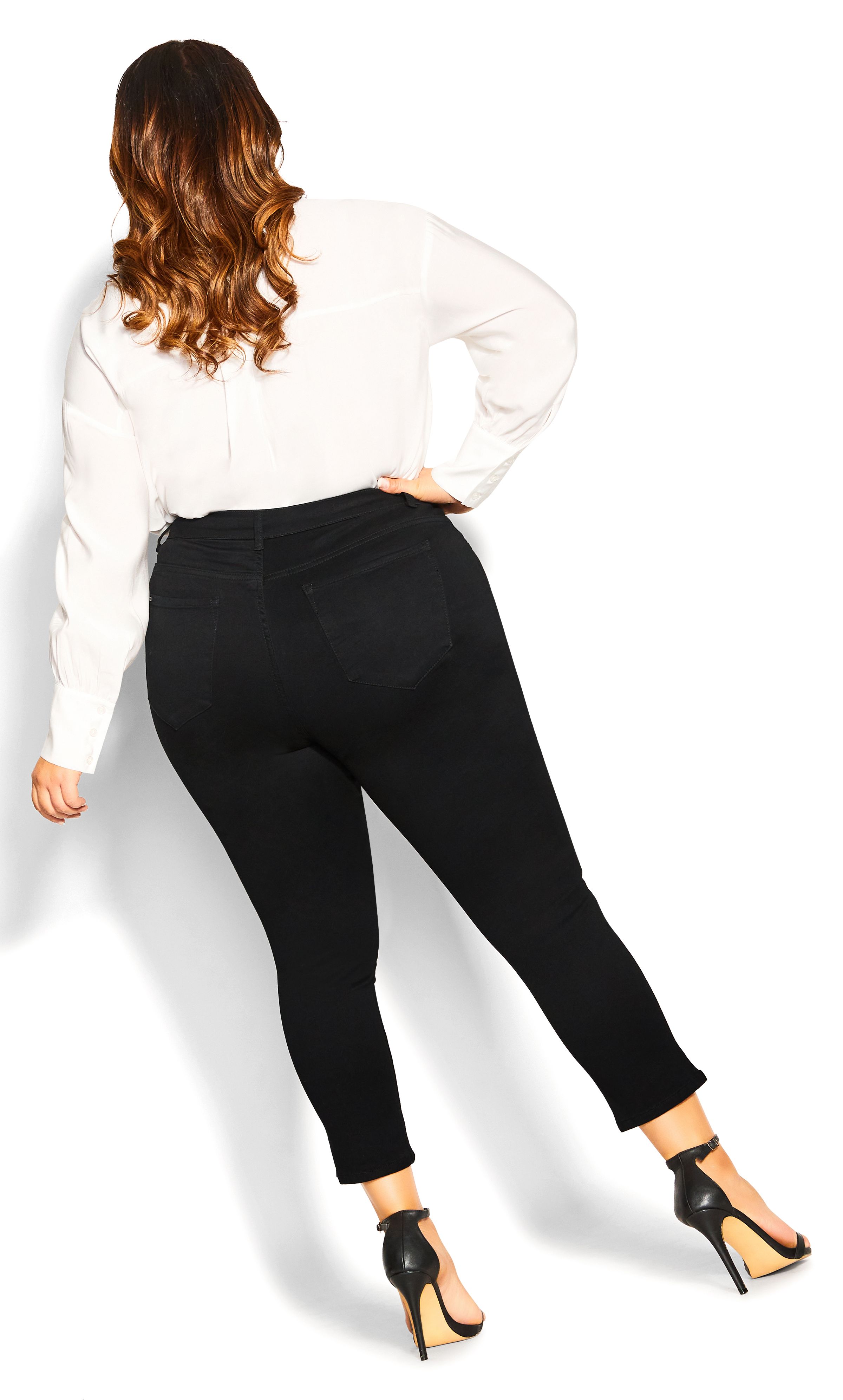 Keep your curves on fleek this season in the utterly form-flattering stylings of our Harley Renegade Jean! A fashion-forward addition to any denim collection, these jeans feature a mid rise cut, cropped length and sleek black denim finish. Key Features Include: - Harley: the perfect fit for an hourglass body shape - Mid rise - Single button & zip fly closure - 4-pocket denim styling - Stretch cotton blend fabrication - Skinny leg - High denim fibre retention to maintain shape - Signature Chic Denim hardware throughout zips, buttons and rivets - Cropped length For a night out, team with a lace-trimmed bodysuit, strappy pumps and statement earrings.