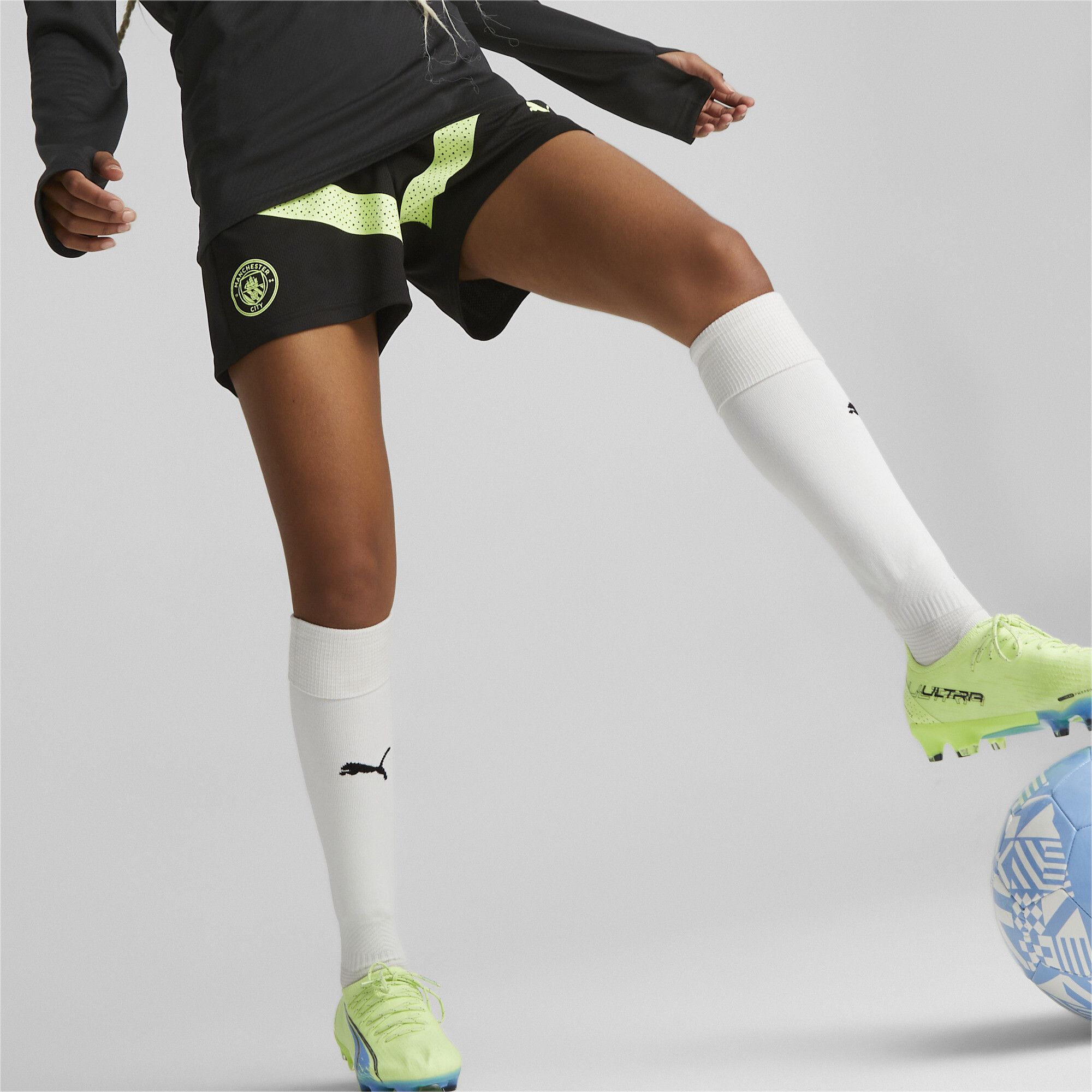 Alisha Lehmann: Dominating The Pitch And Social Media - d54oacv