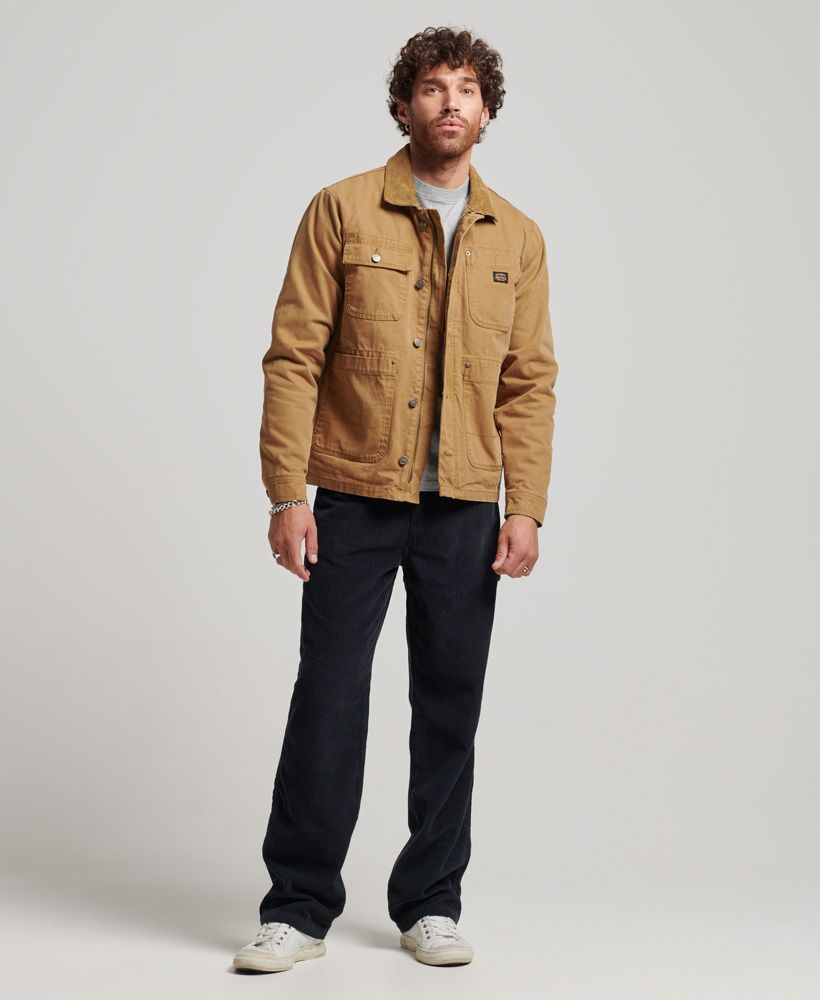 The classic western aesthetic of hardy fashion is a staple of our vintage range. Featuring a luxuriously soft borg lining, the Workwear Ranch jacket's combination of a cosy interior and a durable exterior makes for a reliable and versatile layering option. This style channels the heritage of the ranch workers who inspired it, bringing a contemporary interpretation of a traditional design to your cold-weather wardrobe.Relaxed fit – the classic Superdry fit. Not too slim, not too loose, just right. Go for your normal sizeZip and button fasteningButton fastened cuffsFour front pocketsSignature Superdry patch on chest pocketLoose borg-lined bodyLined sleevesInternal popper pocket