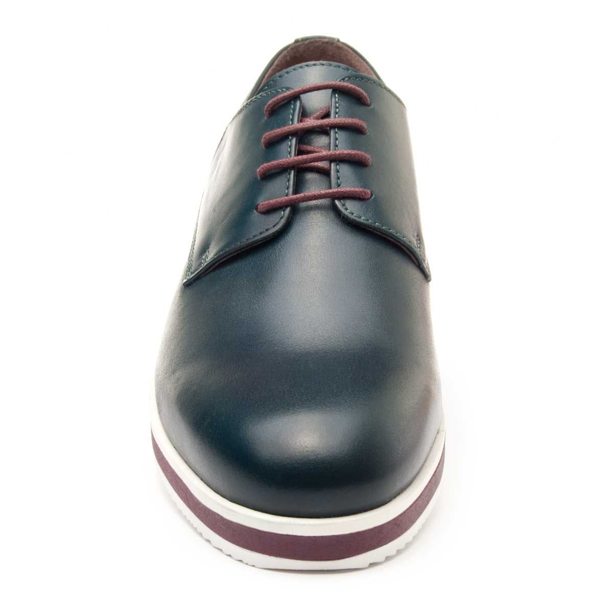 Collection capsule by keelan for our Purapiel brand. Perfect oxford shoe for leather gentleman. Fine thread, no buttonhole. It brings anterior and back buttock and comes doubly sewn, giving it greater quality and resistance to the shoe. Interior and leather plant without chrome 6. Quilted template. Flexible floor and rubber sole with grip, to avoid slides. 100% manufactured in Spain. Surely you will be successful with this model, if you want to give a sport and special touch to your look.