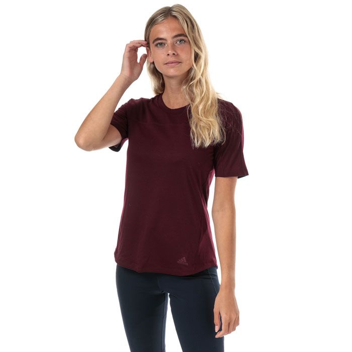 Womens adidas x Universal Standard Performance T-Shirt in maroon.<BR><BR>- climalite fabric sweeps sweat away from your skin.<BR>- Crew neck.<BR>- Short sleeves.<BR>- Curved hem.<BR>- adidas Badge of Sport logo printed above left hem.<BR>- Regular fit.<BR>- Measurement from shoulder to hem: 23“ approximately.  <BR>- 97% Polyester  3% Elastane.  Machine washable.<BR>- Ref: FJ7429<BR><BR>Measurements are intended for guidance only.