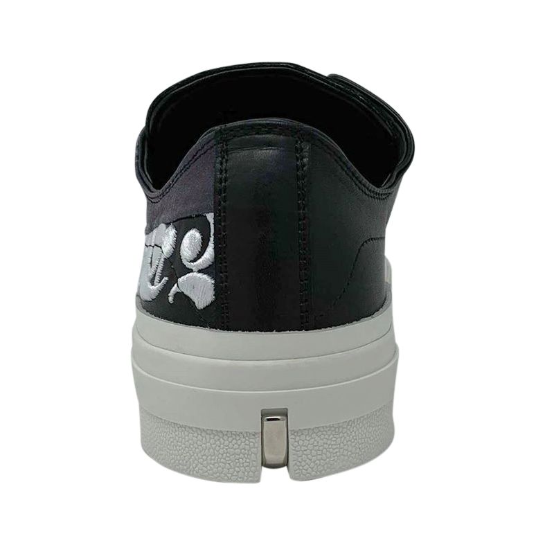 Alexander McQueen 526212 WHRUK 1049 Trainers. Brand on tongue. Skull and contrast print. Stitched detail. Rubber sole. 100% Calfskin leather, Made In Italy