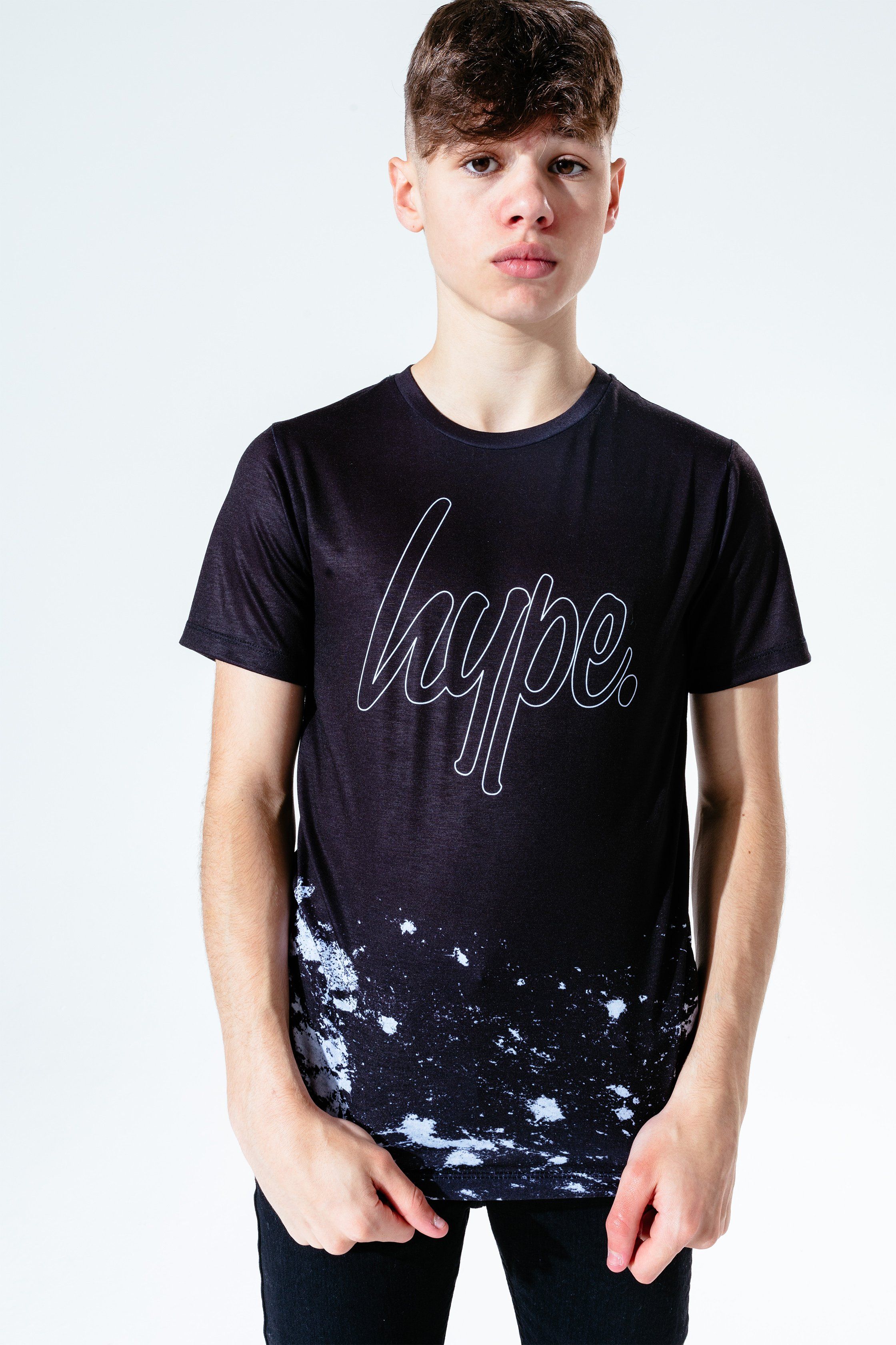 The HYPE. mono painters kids t-shirt features a monochrome colour palette. In our standard kids tee shape in a 95% polyester and 5% cotton fabric base for the ultimate comfort. Finished with a crew neckline and short sleeves with the iconic HYPE. script logo across the front. The design features a paint splat inspired print. Wear with black denim jeans to complete the look. Machine wash at 30 degrees.