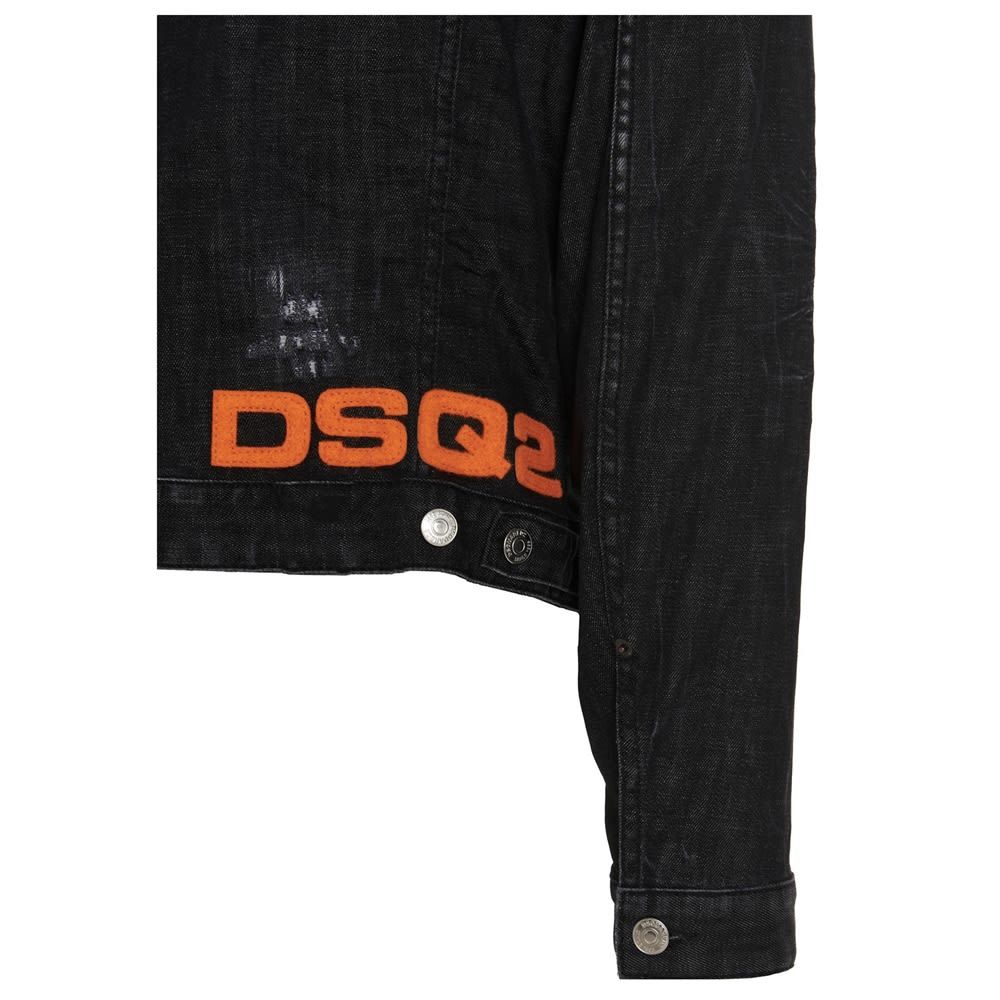 'Dsq2 Dan’ denim jacket with a contrasting logo patch at the back, long sleeves, a button closure and destroyed details.