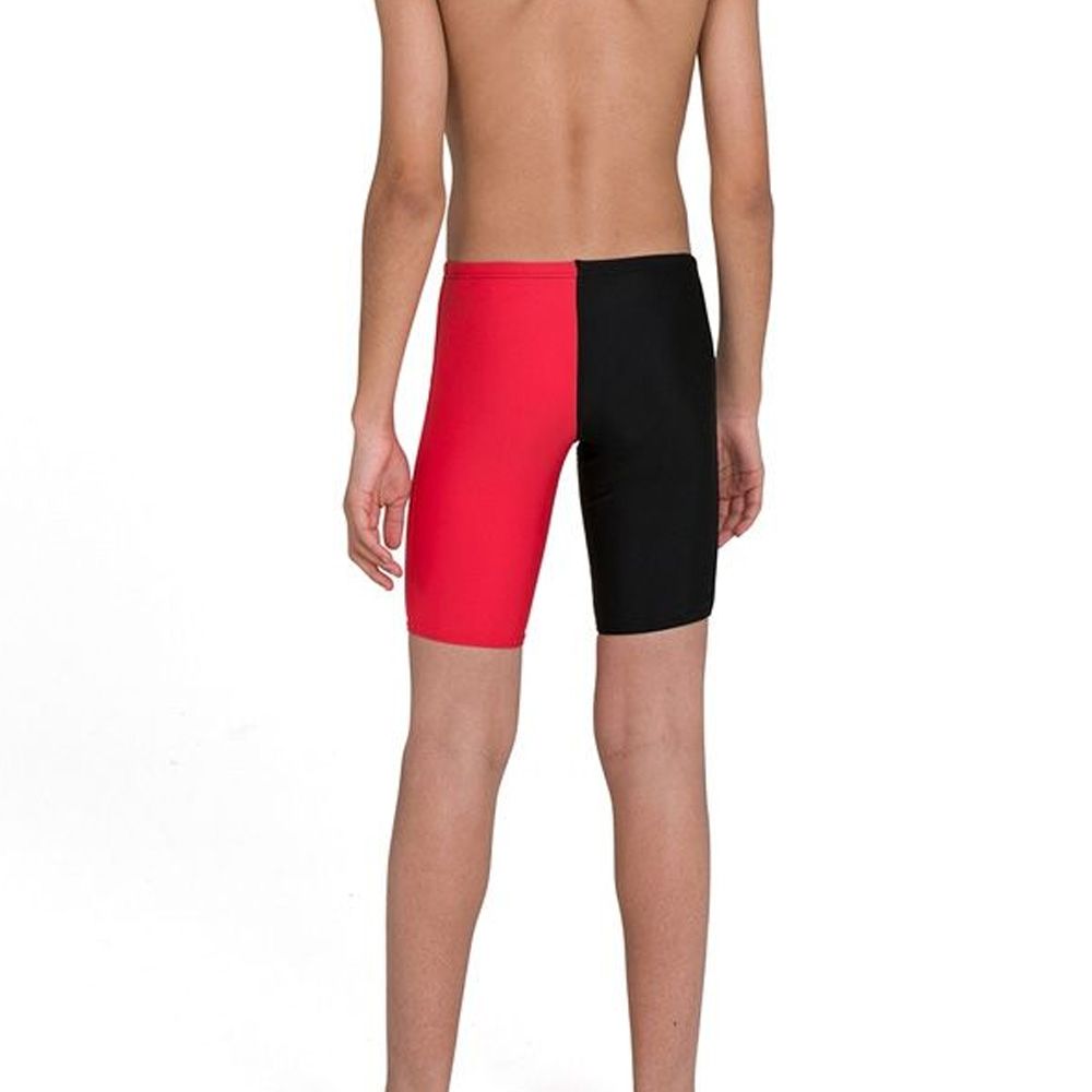 The Speedo Tech Placement Panel Kids Jammer offers great tech and coverage when swimming.  This Kids Jammer comes with a Secure Fit with a internal drawcord allows you to adjust the fit.  Front Lining which provides added comfort and modesty.  Higher chlorine resistance than standard swimwear fabrics which  fits like new and lasts for longer with CREORA HighClo technology built in to the fabric.  Shape Retention fabric stretches so you can enjoy your swim without feeling restricted.  Finished off with a split colour leg and added Speedo logo details.