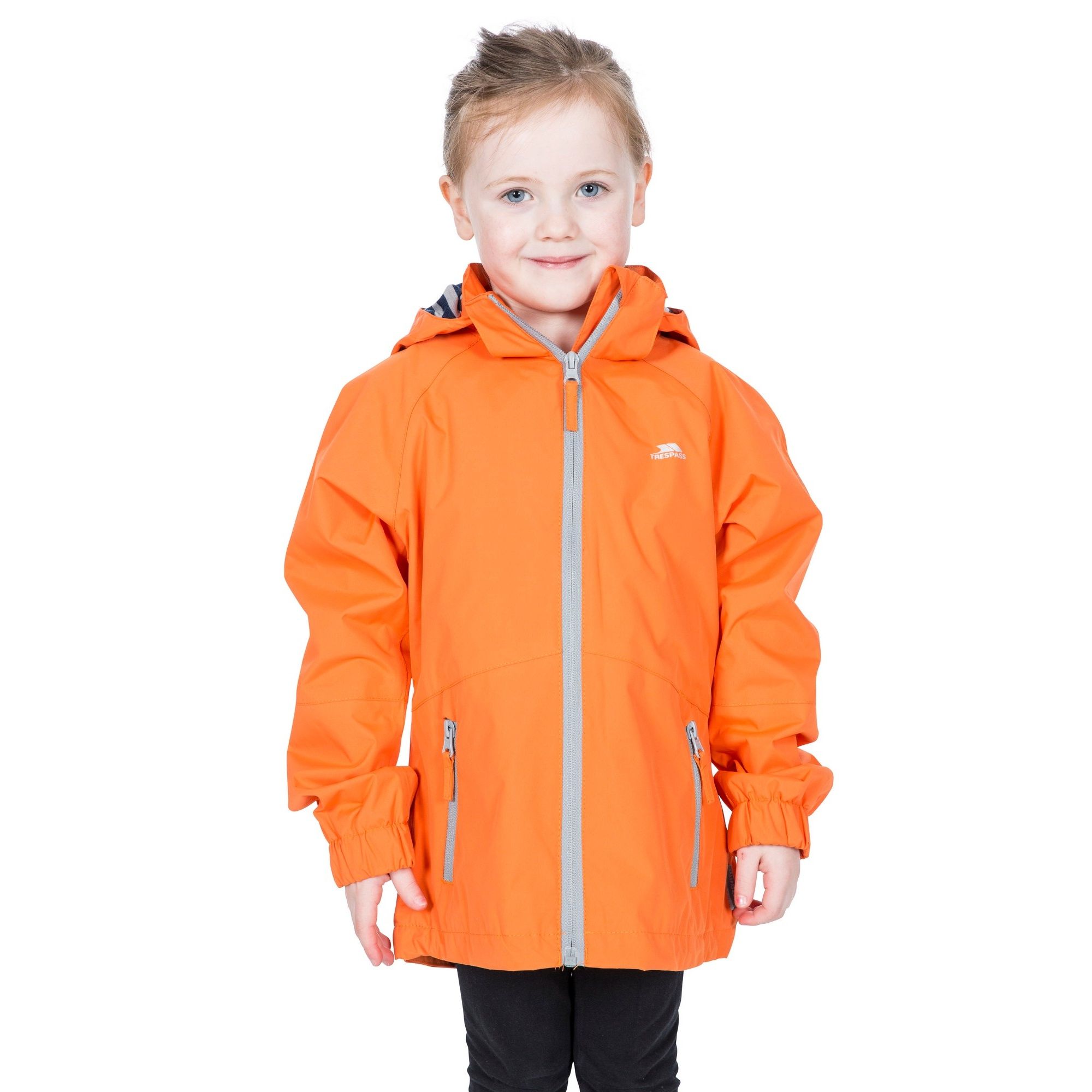 Striped inner lining. Detachable/stud off hood. 2 zip pockets. Elasticated cuffs. Waterproof 3000mm, windproof, taped seams. Shell: 100% Polyester, PVC coating, Lining: 100% Polyester. Trespass Childrens Chest Sizing (approx): 2/3 Years - 21in/53cm, 3/4 Years - 22in/56cm, 5/6 Years - 24in/61cm, 7/8 Years - 26in/66cm, 9/10 Years - 28in/71cm, 11/12 Years - 31in/79cm.