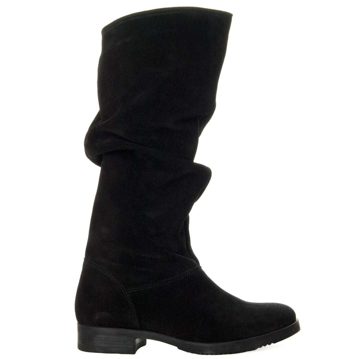 Boot 100% skin. Fine hair lined interior, and non-slip sole. Very comfortable, and very current boot, ideal for an urban daily style. Boots made by hand in high quality leather and round toe. Built with a very durable rubber sole. Made in Spain.