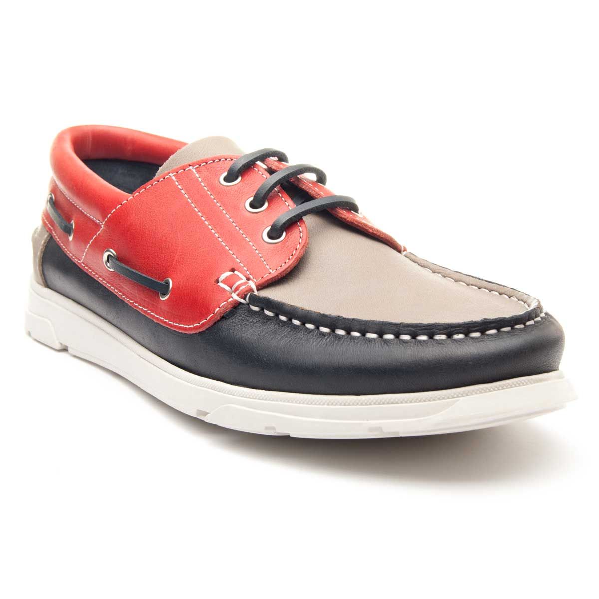 Capsula collection Nautica by Keelan. The idea of ​​this collection is that you get maximum comfort during the summer if you are one of those who like classics. We present this nautical tricolor with cords, fully manufactured in first quality natural leather. Easy to clean and care. Horm Comfortable, which adapts perfectly to the foot. Anti-slip rubber floor and flexible, in white, to give an original and special touch. Undoubtedly a shoe that can not be missing in your closet. Made in Spain.