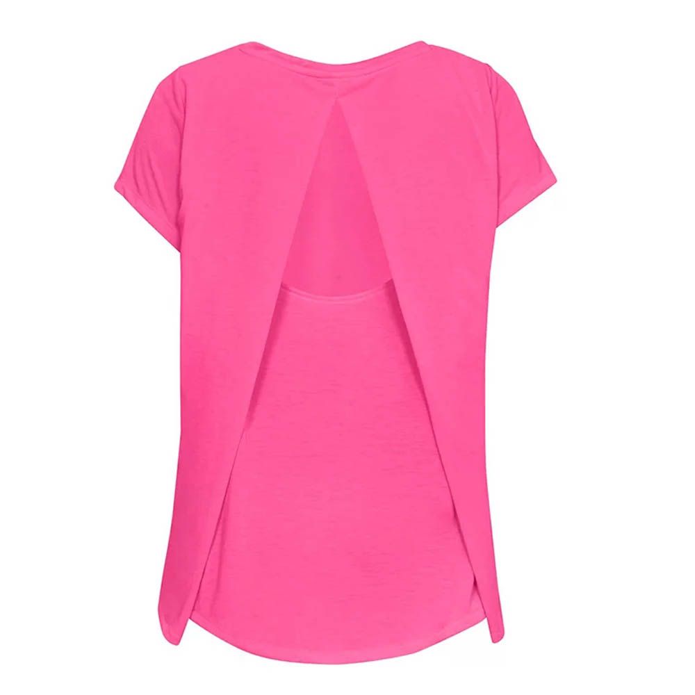 The Under Armour Womens Whisperlight Foldover T-Shirt comes made from Whisperlight fabric which offers greater stretch and recovery, ultra-soft feel and breathablity. Material wicks sweat & dries really fast. Shaped hem for enhanced coverage. Folded back with keyhole cut-out detail. Loose: Fuller cut for complete comfort. UA logo towards hem.
