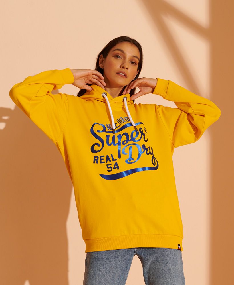 A classic Superdry design, the Heritage 16 Oversized Hoodie takes us back to our roots. Featuring a drawstring hood, two pockets, ribbed detailing and a textured graphic.Oversized fit – exaggerated and super relaxed, let your style flowDrawstring hoodTwo pocketsRibbed detailingLoopback liningTextured graphicSignature logo tab