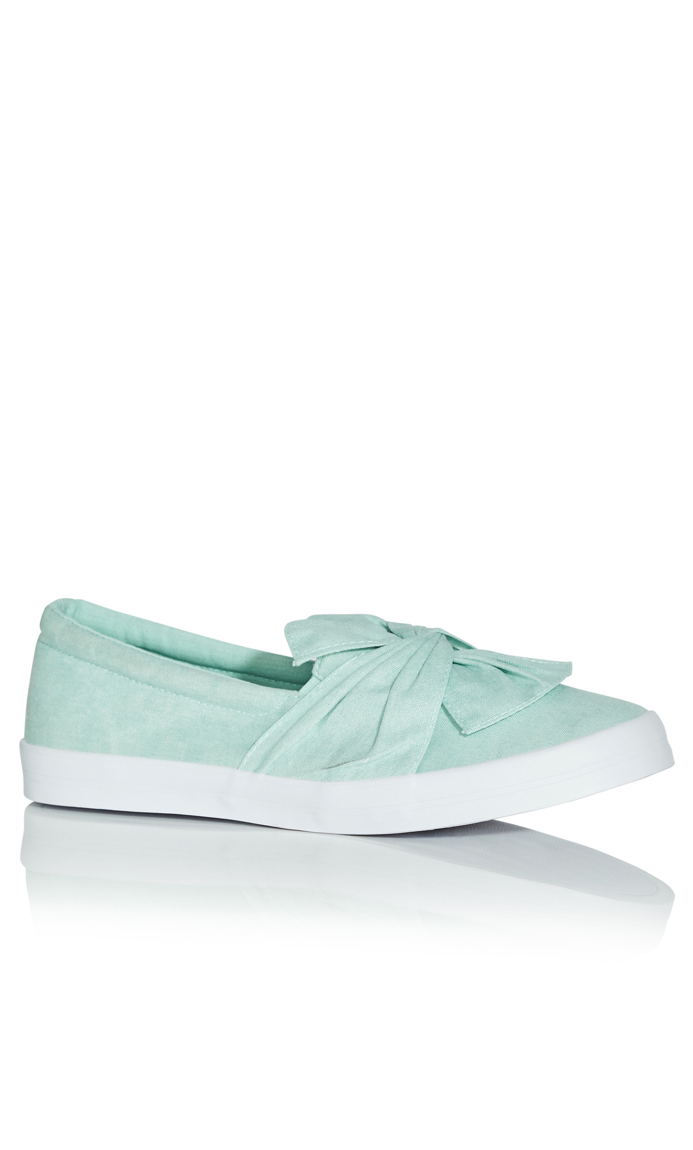 These comfy shoes are perfect for your everyday wardrobe. An easy slip on design will have you reaching for these on-repeat, whilst a green hue will bring a pop of colour to your look. 100% Polyester. WIPE CLEAN ONLY.