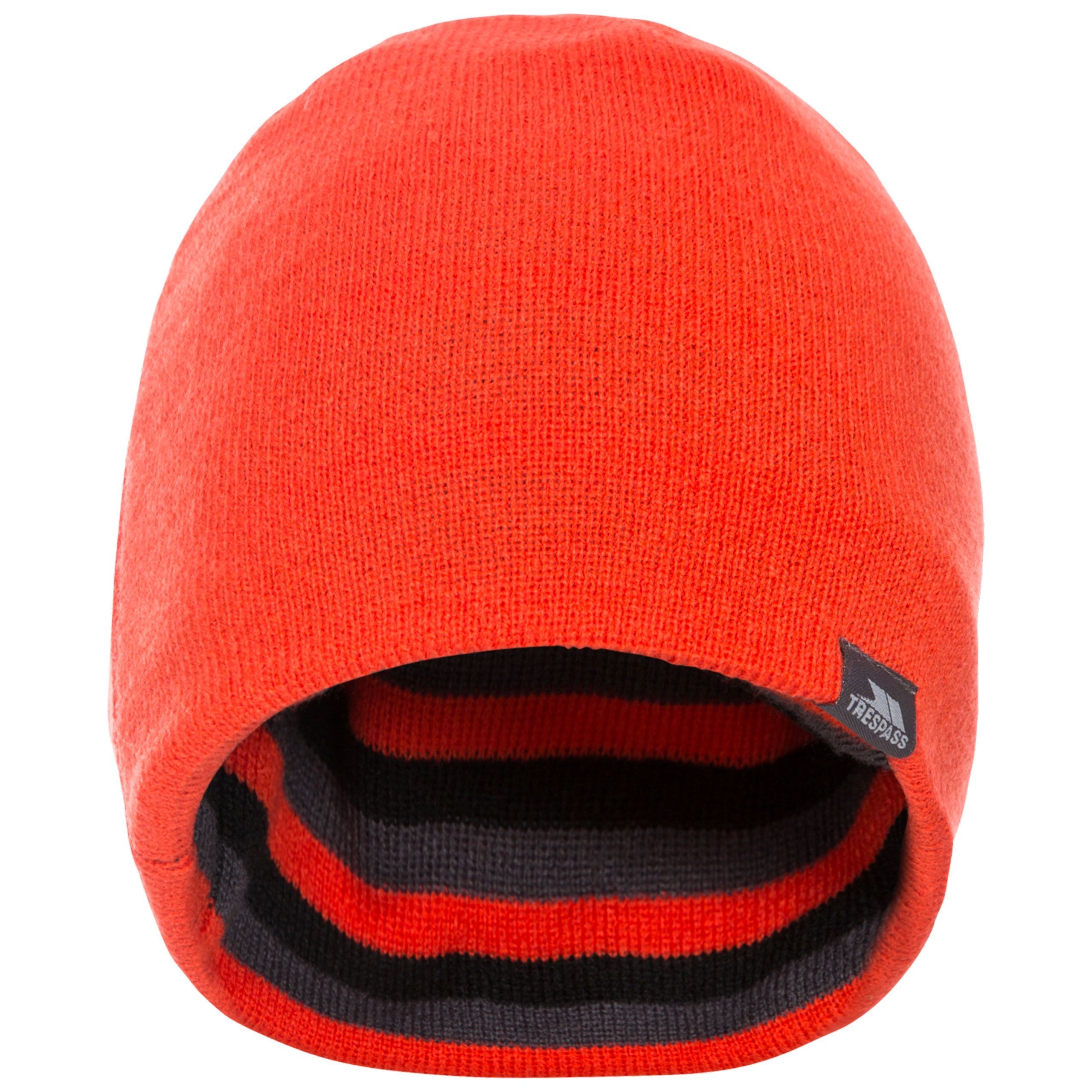 The Coaker men`s knitted beanie will allow you to add a little colour to your day as well as stay warm when running errands during the winter months. Reversible. Material: 100% knitted acrylic.
