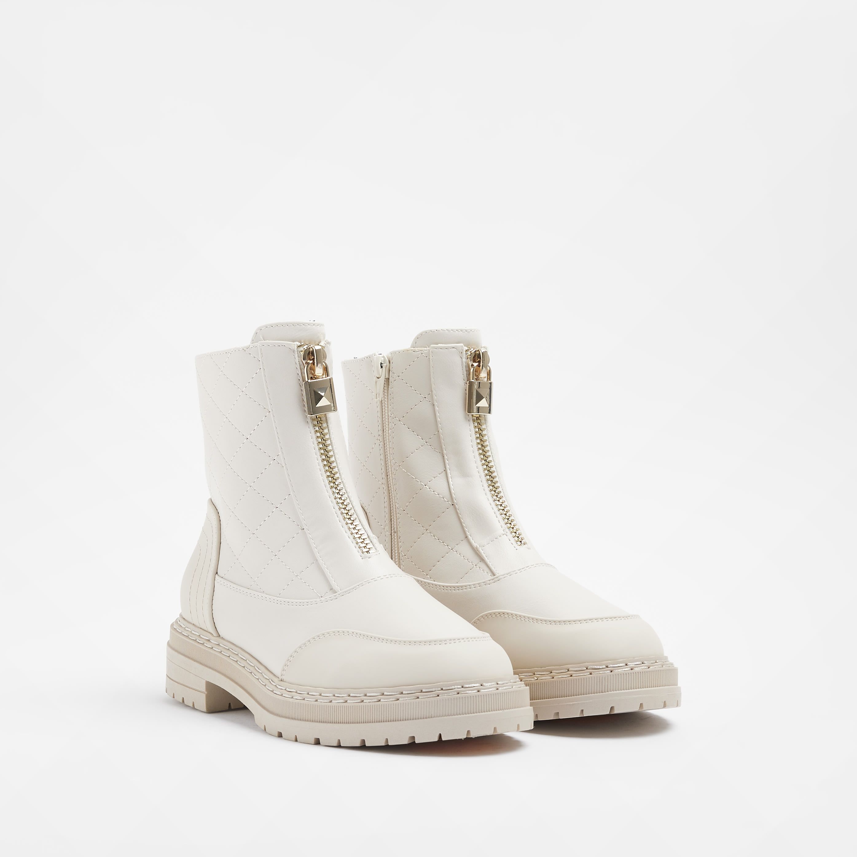 >Brand: River Island>Gender: Women>Type: Boot>Style: Bootie>Occasion: Casual>Pattern: Quilted>Closure: Zip>Fit: Wide>Shoe Width: Wide>Toe Shape: Round Toe>Heel Style: Flat