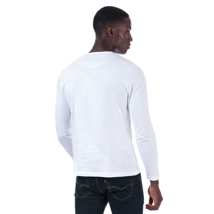 Mens Pretty Green Mitchell Long Sleeve Crew T-Shirt in White Navy<BR><BR>- Long sleeve<BR>- Crew neck<BR>- Straight hem<BR>- Paisley collar lining<BR>- Branding to chest and hem tab<BR>- Shoulder to hem 27in approximately<BR>- 100% Cotton. Machine Washable<BR>- Ref: C7GMU95709105<BR><BR>Measurements are intended for guidance only