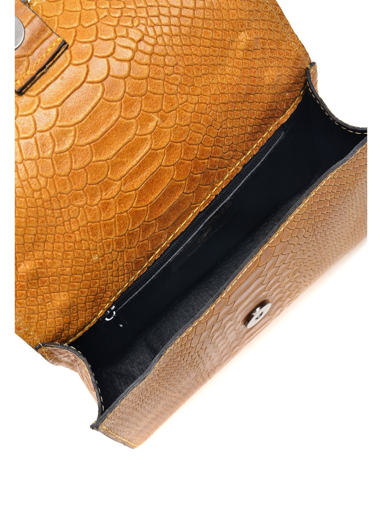 Shoulder Bag
100% cow leather
Chain shoulder strap
Magnetic clasp closure
Snake skin pattern
Interior zip pocket
Dimensions (L): 14x19.5x5 cm
Handle: /
Shoulder strap: 120 cm