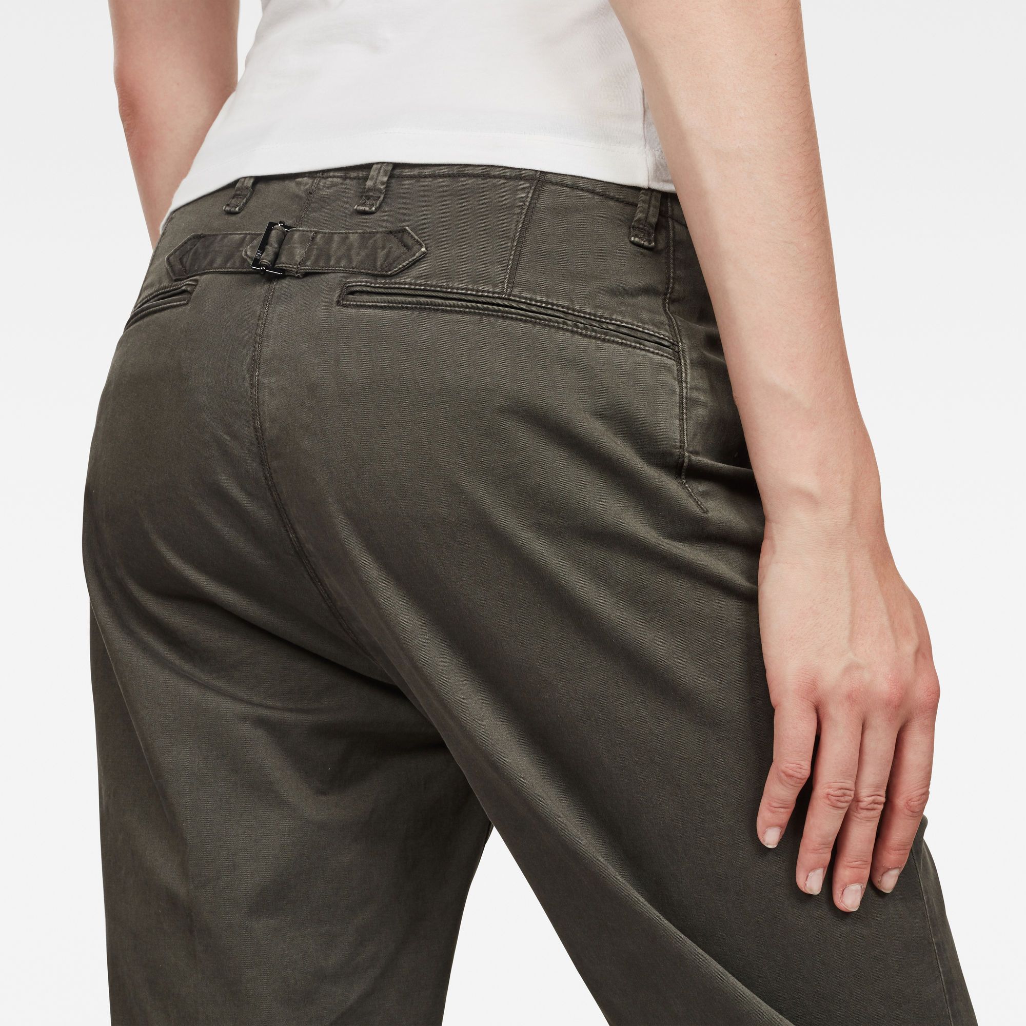 Regular waistband. Low waist. Vertical placed seaming for perfect fit. Cinch at upper back waist. Zip fly. Zip & button closure. Mid waist. The Page Ankle chino is constructed from finely woven twill with a soft hand-feel. Compact twill. Soft and comfortable with stretch. Boyfriend