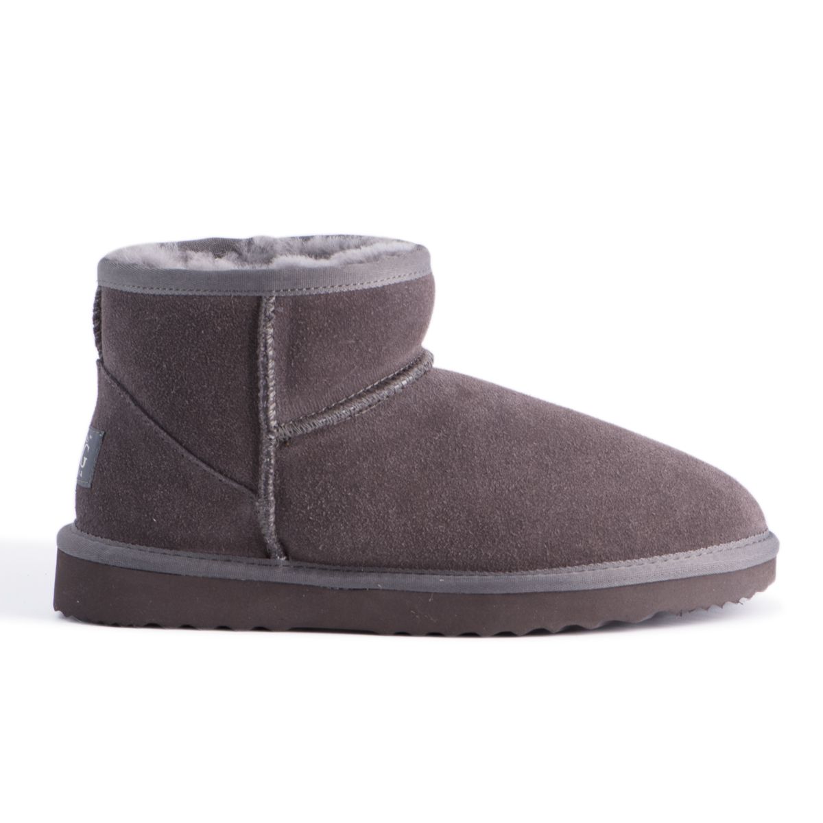 DETAILS


Unique fully moulded insole with support - all sheepskin lined footbed - extremely comfortable
Unisex superior sheepskin boot 

Full leather Suede upper - Water Resistance

Soft premium genuine Australian Sheepskin wool lining
Sustainably sourced and eco-friendly processed
Unisex value boots
Rubber High-density EVA blend outsole - making it lighter,softer and more durable
Double stitching and reinforced heel
Sheepskin breathes allowing feet to stay warm in winter and cool in summer
100% brand new and high quality, comes in a branded box, suitable for gift