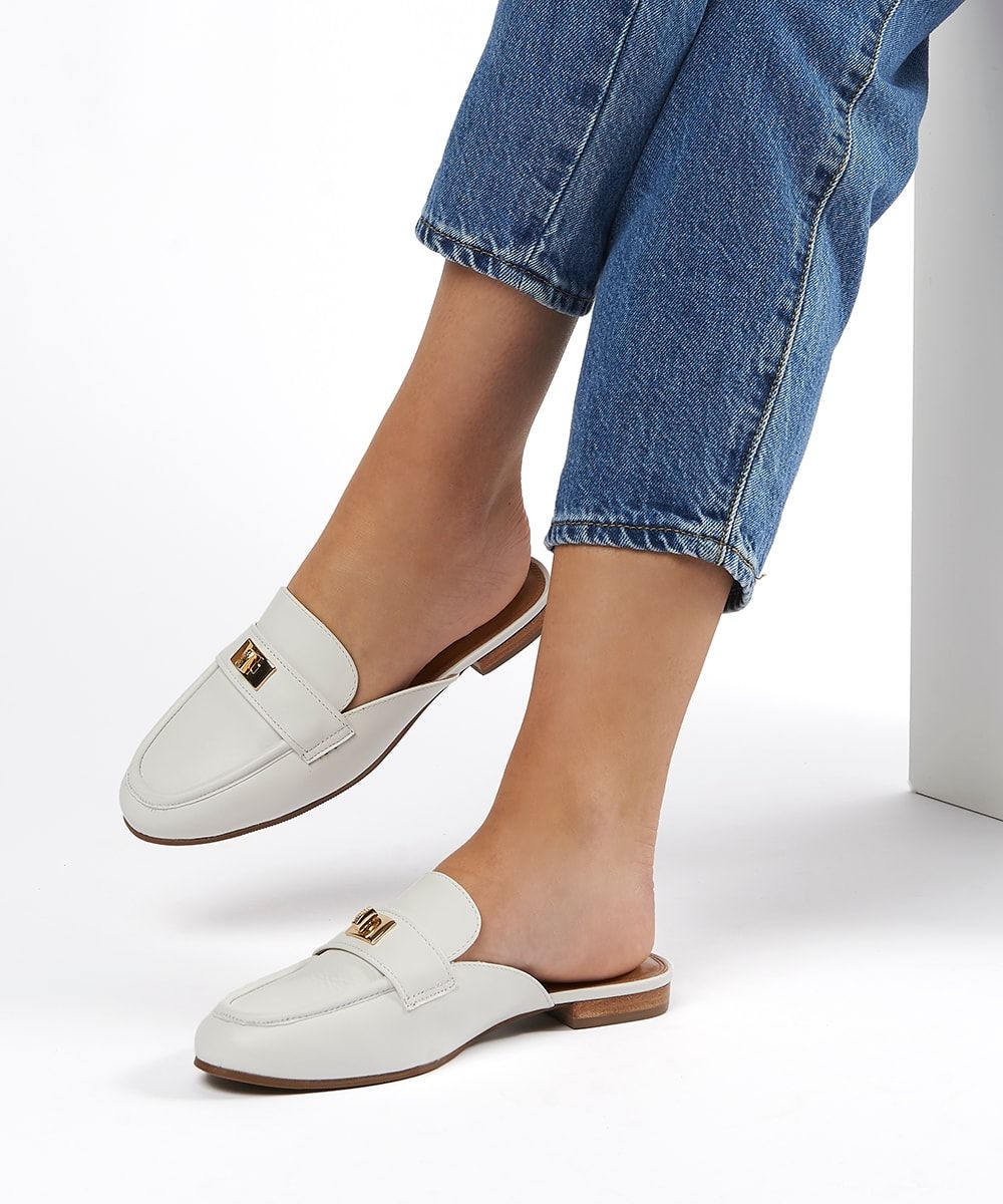 Upgrade your loafer line-up with this luxe leather style. The backless silhouette is comfortable and on-trend.