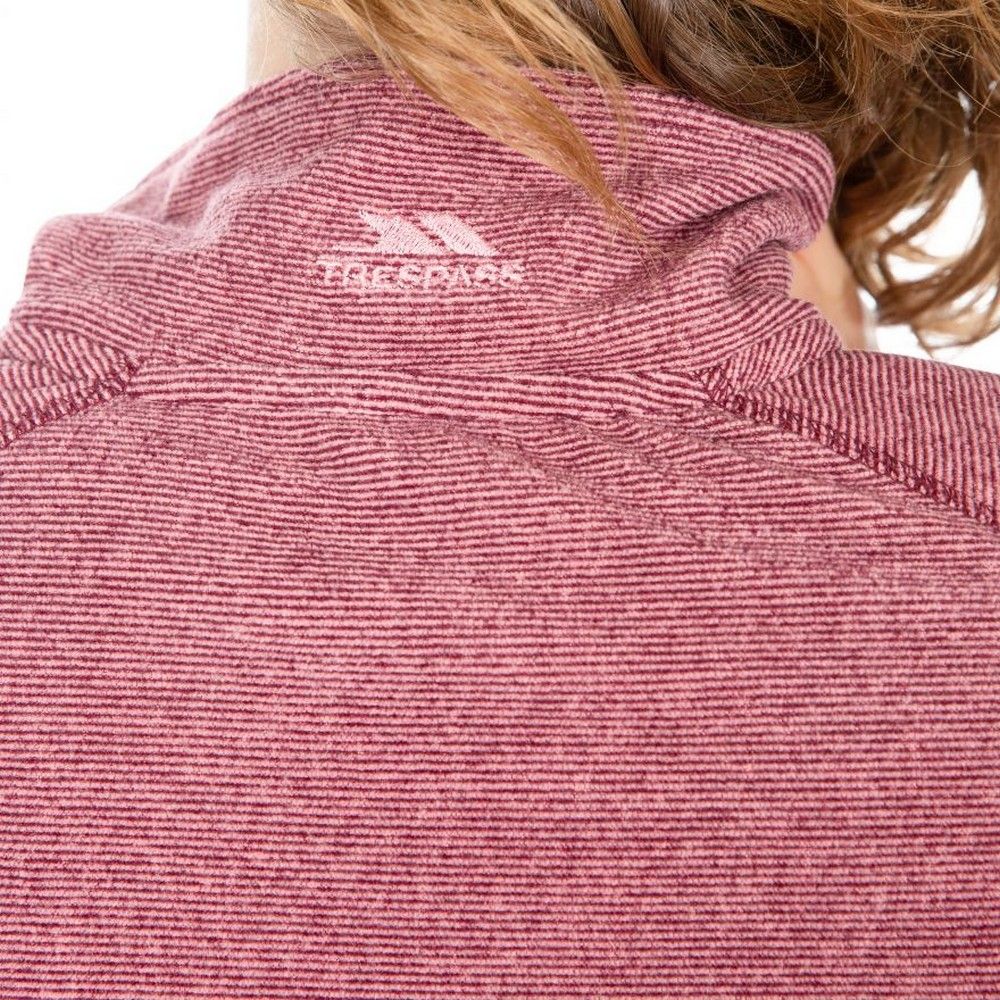 Knitted 100% polyester. 140 gsm. Designed with airtrap tech. Lightweight material.