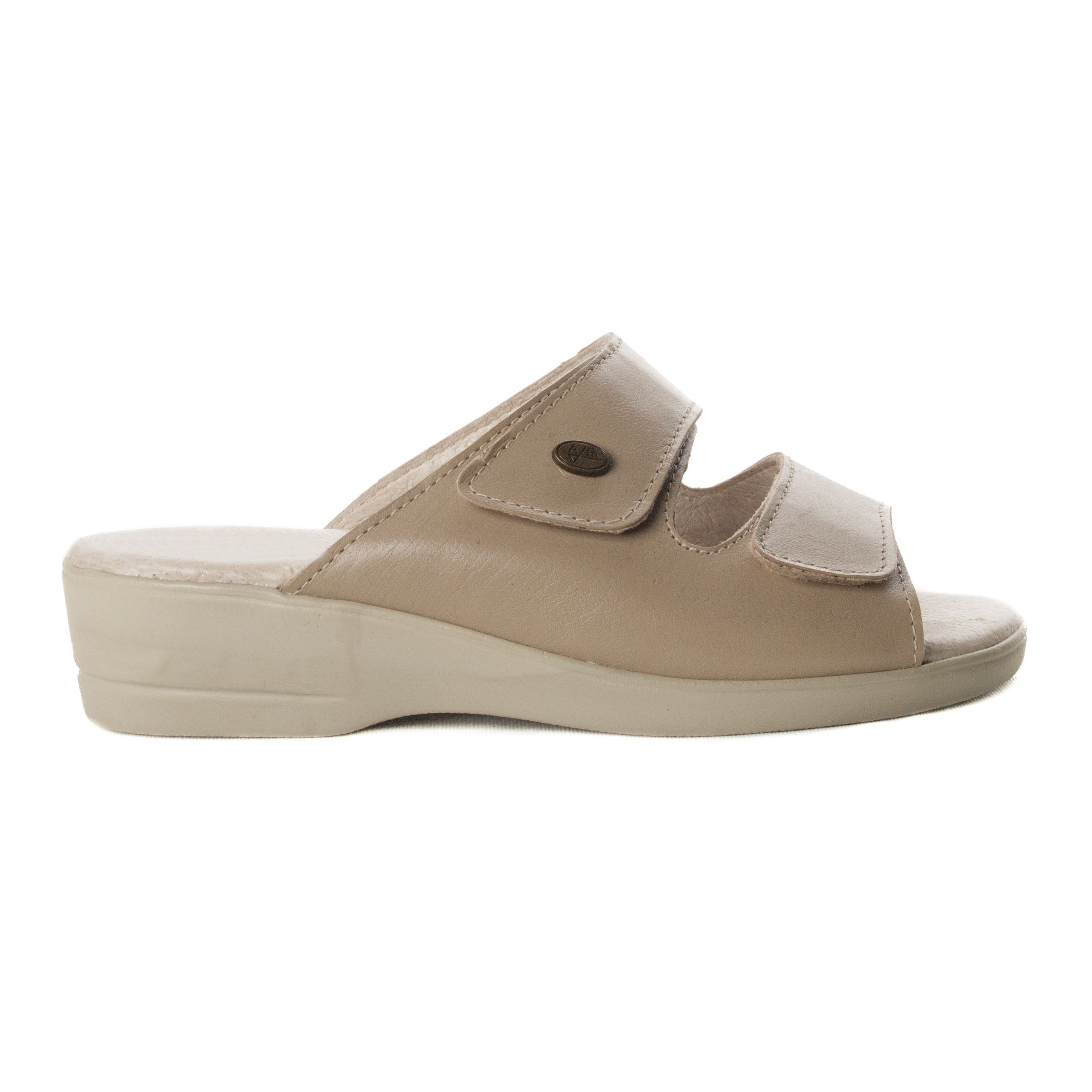 Woman skin sandal, with maximum comfort on the floor, by its gel, soft and padded template. Anatomical Sandal with two wide strips on the front. Fastened with Velcros. Very summer for his style. No brooch. Made in Spain,