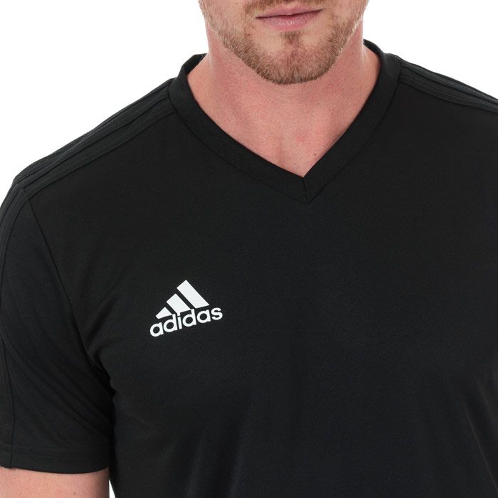 Mens adidas Condivo 18 Training Jersey in black - white.<BR><BR>- climacool helps keep you cool and dry.<BR>- Part ribbed V-neck.<BR>- Short sleeves.<BR>- Ventilating back mesh panel.<BR>- Rolled forward seam detail.<BR>- Uneven vented hem with anti-sweat fabric at front hem.<BR>- Applied 3-Stripes at shoulders and sleeves.<BR>- adidas Badge Of Sport logo printed at right chest.<BR>- Regular fit.<BR>- Main material: 100% Polyester.  Machine washable.<BR>- Ref: CG0351
