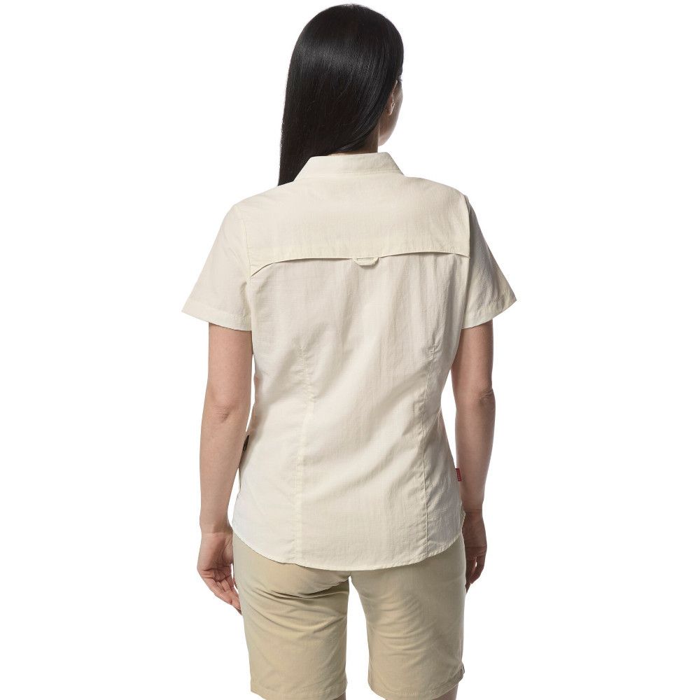Don’t let the pretty pastel shades tempt you into thinking that this isn’t a top-notch performer on the hot-climate trail. In fact, this technical travel shirt is built for adventure. The lightweight ripstop fabric makes it easy to transport but the NosiLife construction means it offers impressive protection against UV rays and biting insects. Cool and comfortable, with anti-odour action and a concealed zip’n’clip RFID pocket.