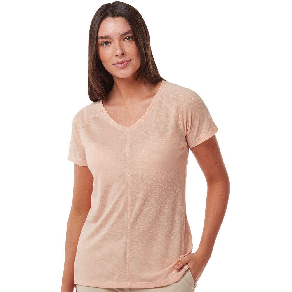 A lightweight wicking travel top that’s an easy choice for hot-climate adventure. Galena’s lightweight slubbed jersey fabric not only wicks moisture away from the skin but also incorporates NosiLife anti-insect action to help give biting bugs the brush off.